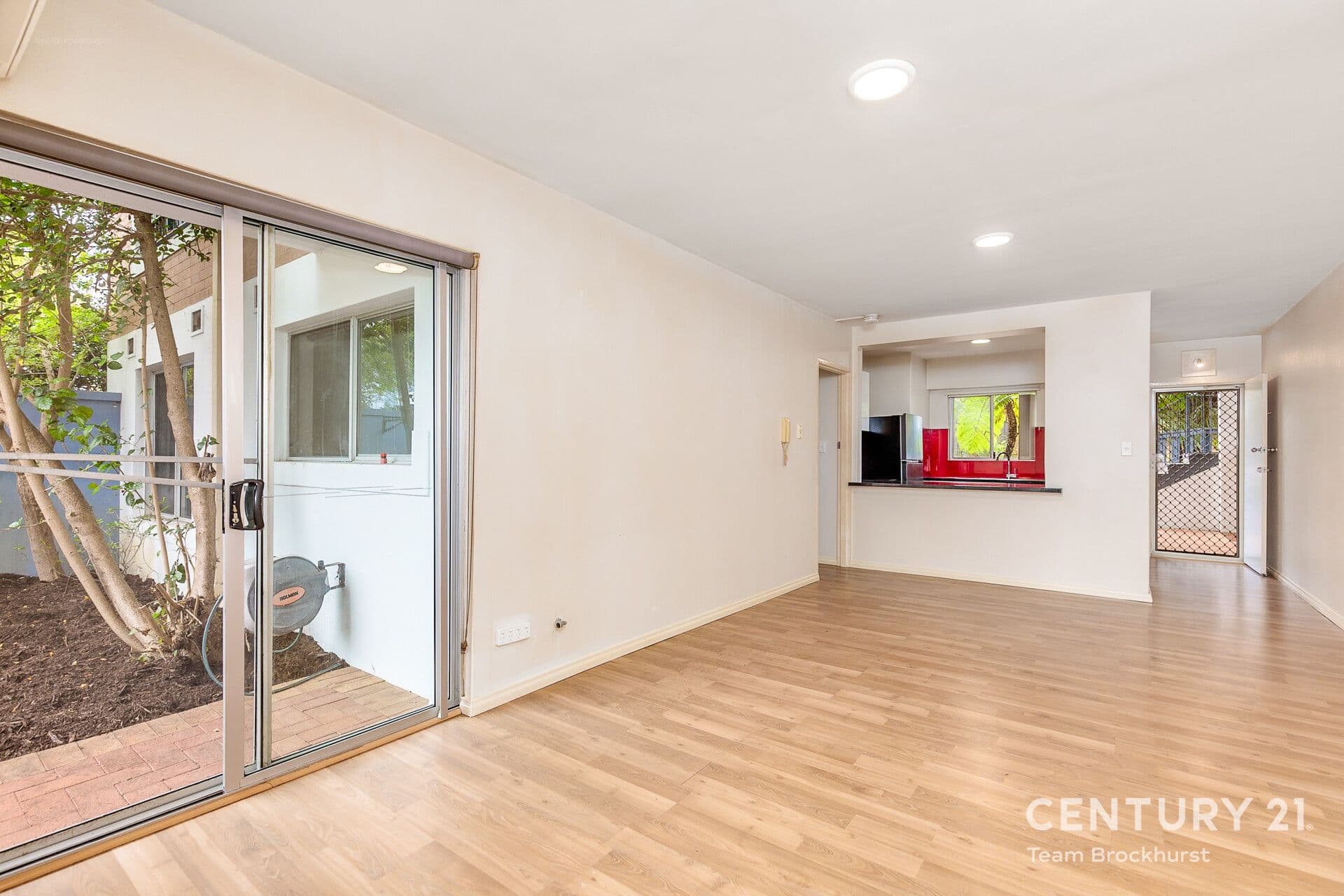 4/5 Doherty Road, Coolbellup, WA, 6163, Coolbellup - Thumbnail 4