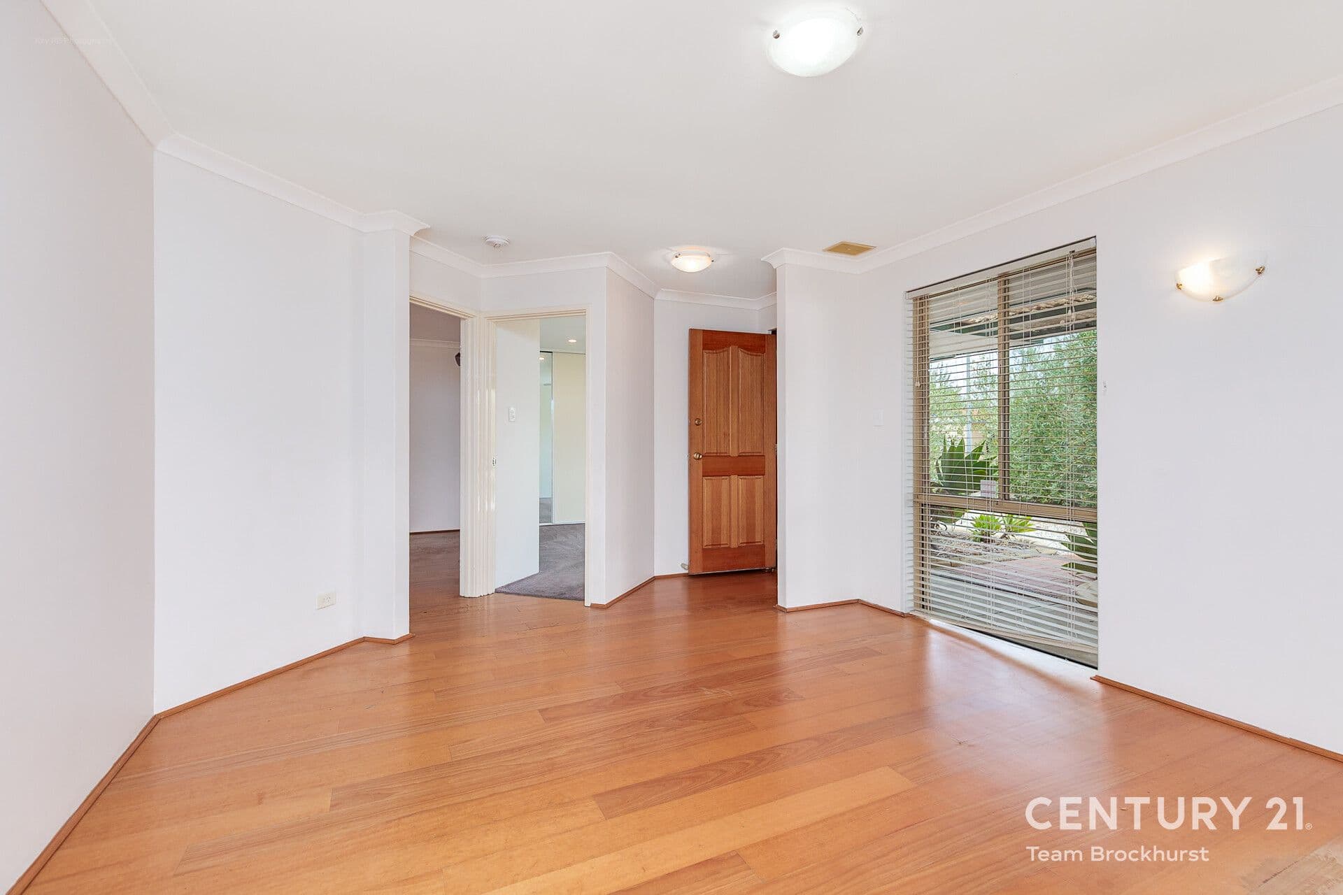 7/10 Warton Rd, Huntingdale, WA, 6110, Huntingdale - Thumbnail 2