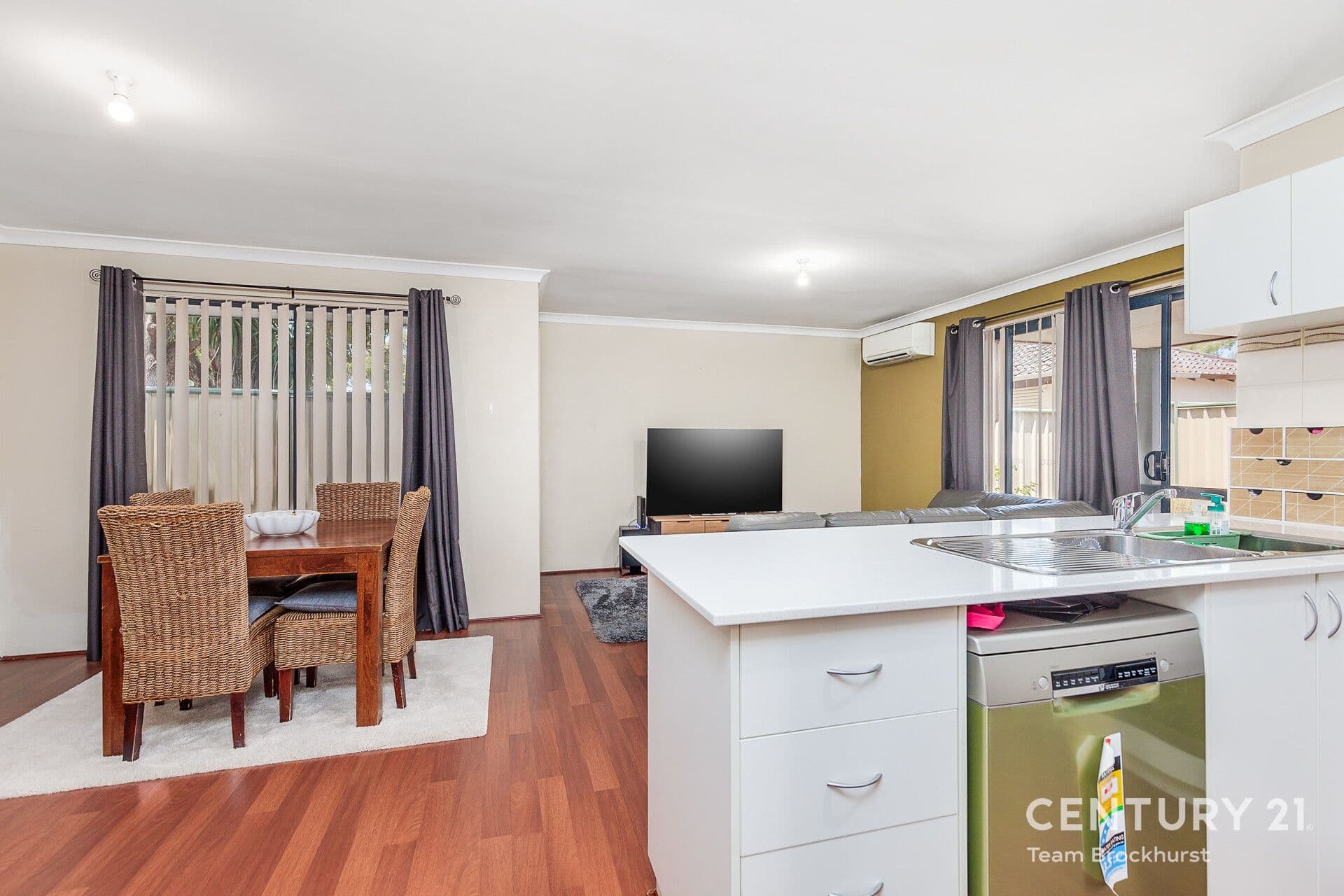 4/309 Railway Avenue, Armadale, WA, 6112, Armadale - Thumbnail 2