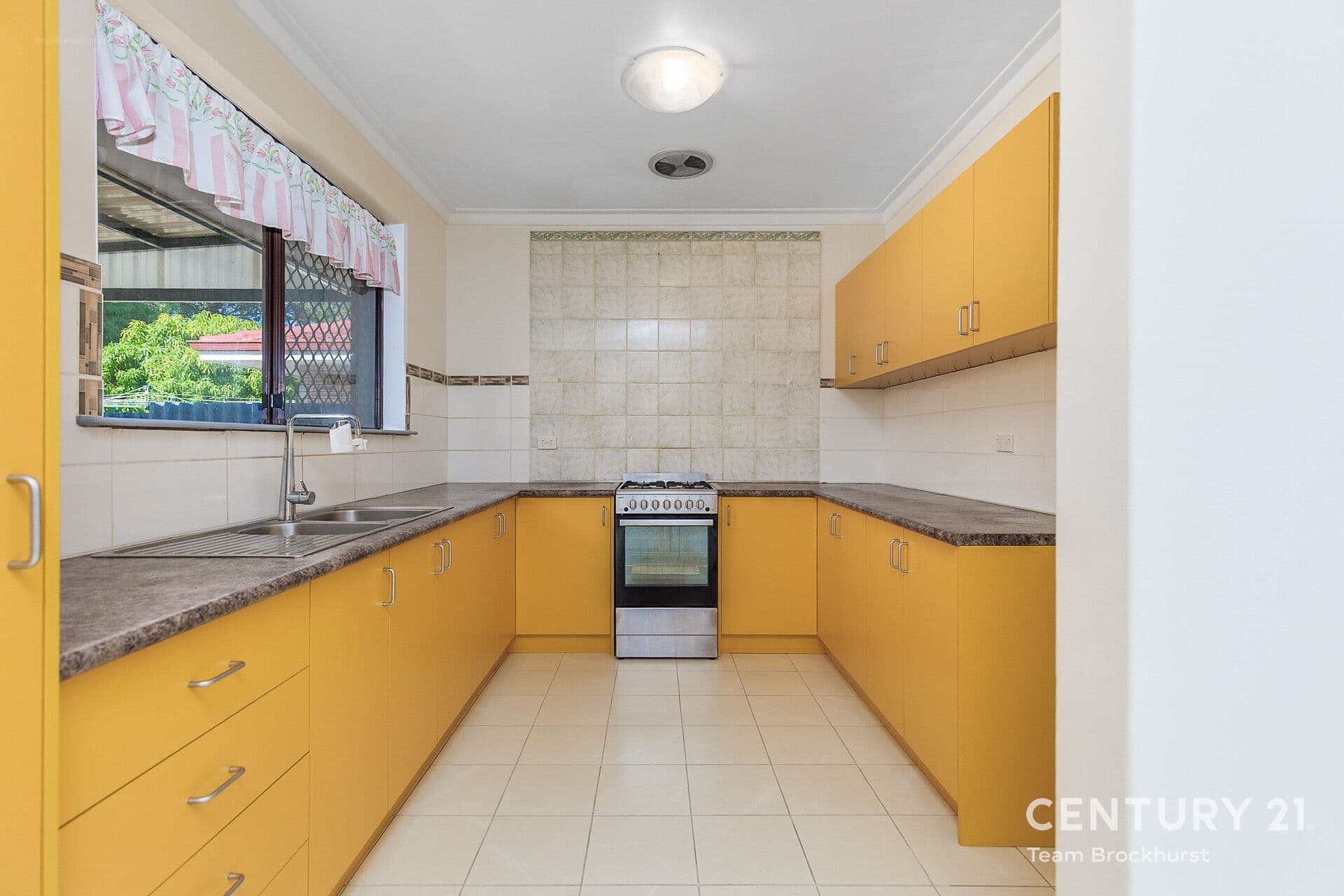 7/10 Warton Rd, Huntingdale, WA, 6110, Maddington - Thumbnail 2
