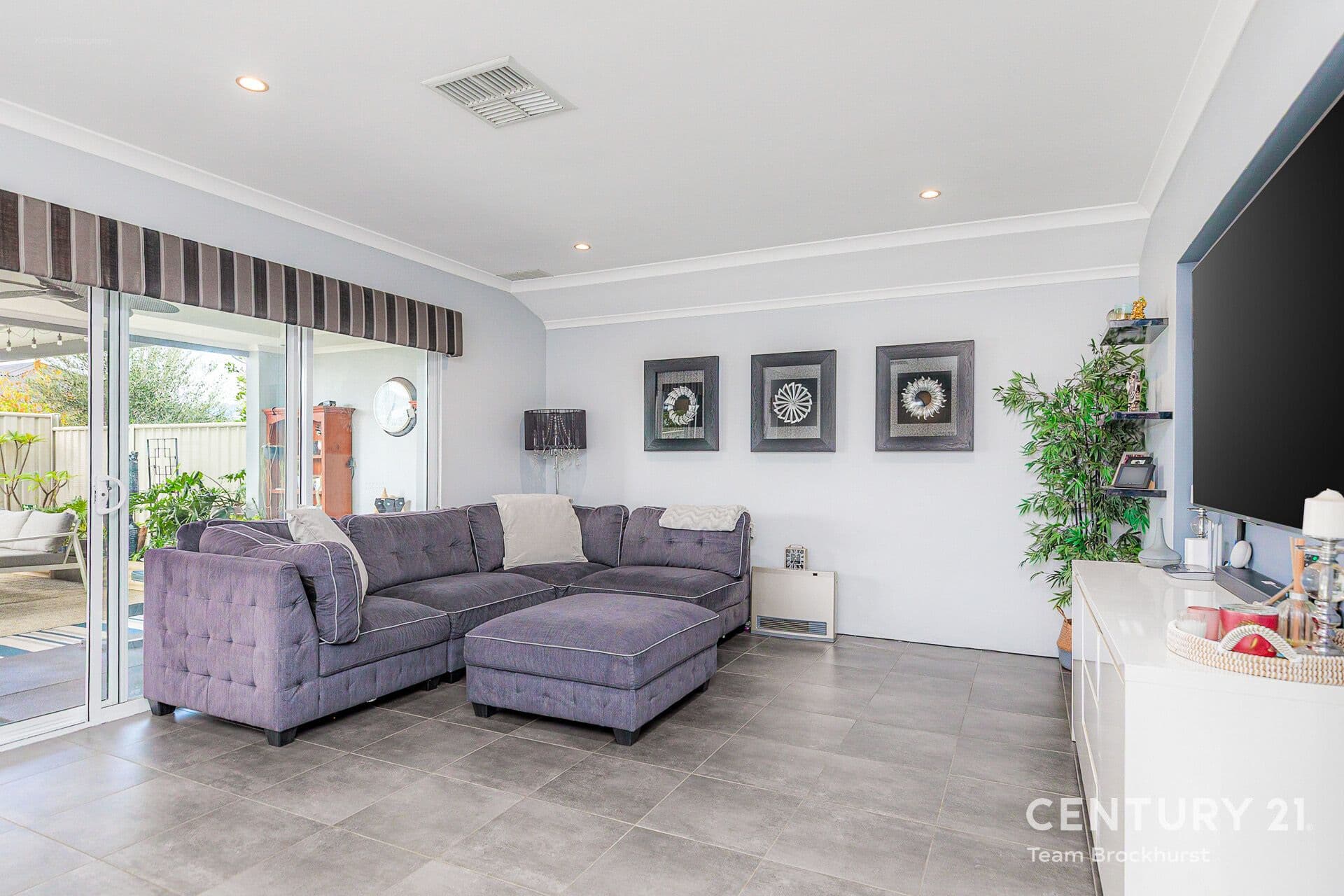 7/10 Warton Rd, Huntingdale, WA, 6110, Hilbert - Thumbnail 3