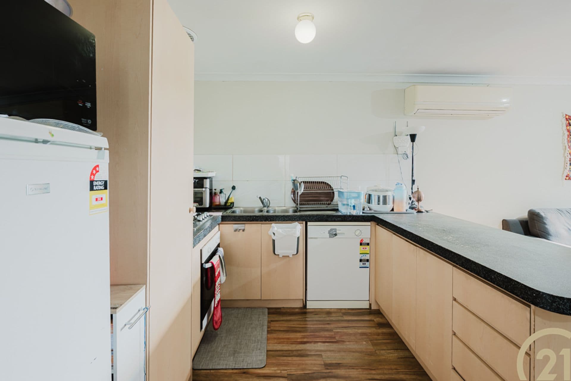 6/21 Hogarth Street, Cannington, WA, 6107, Cannington - Thumbnail 3