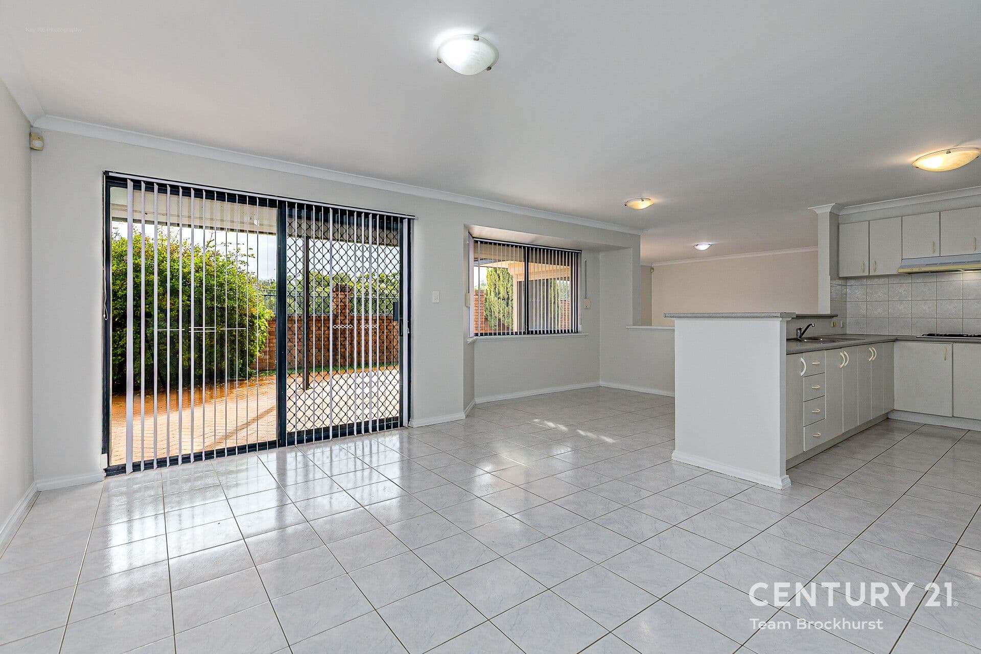 24/7 Lester Drive, Thornlie, WA, 6108, Thornlie - Thumbnail 2