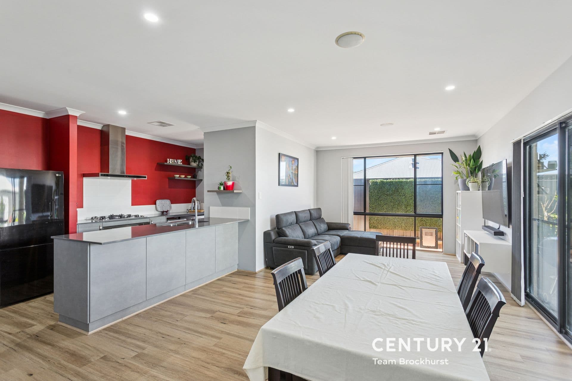 7/10 Warton Rd, Huntingdale, WA, 6110, Hilbert - Thumbnail 2