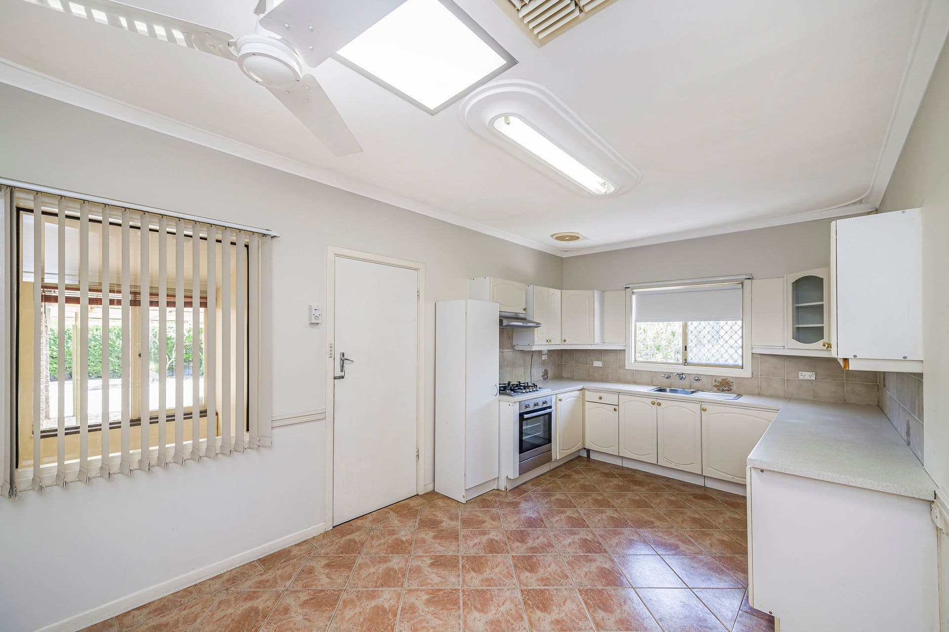 7/10 Warton Rd, Huntingdale, WA, 6110, Cloverdale - Thumbnail 3
