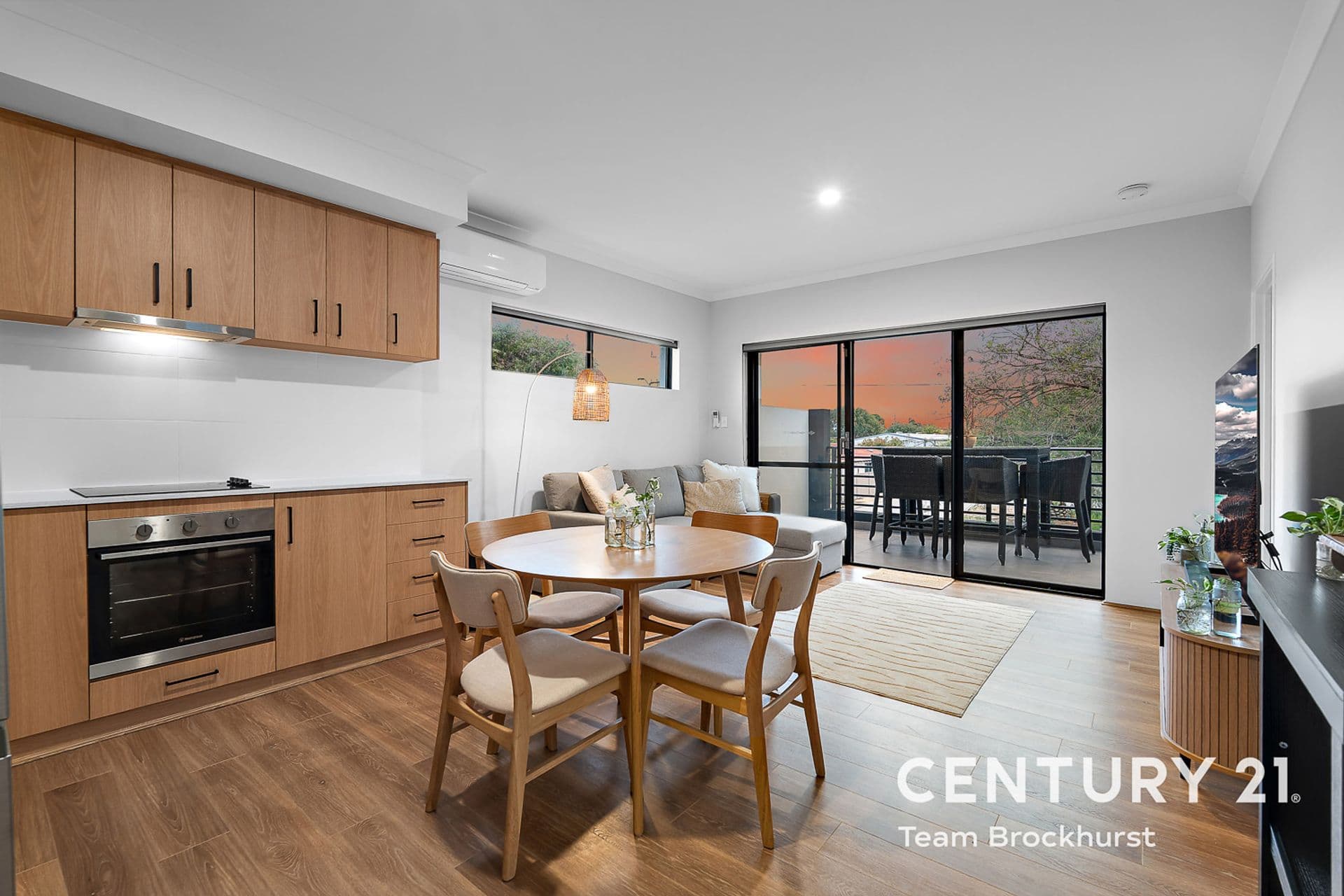 7/101 Hamilton Street, Cannington, WA, 6107, Cannington - Thumbnail 2