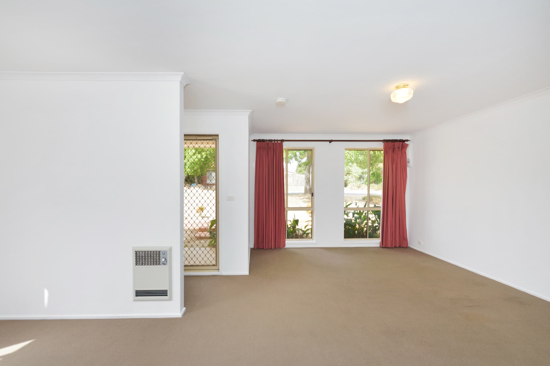 15 Ironbark Crescent, Banks ACT 2906, Banks - Thumbnail 8
