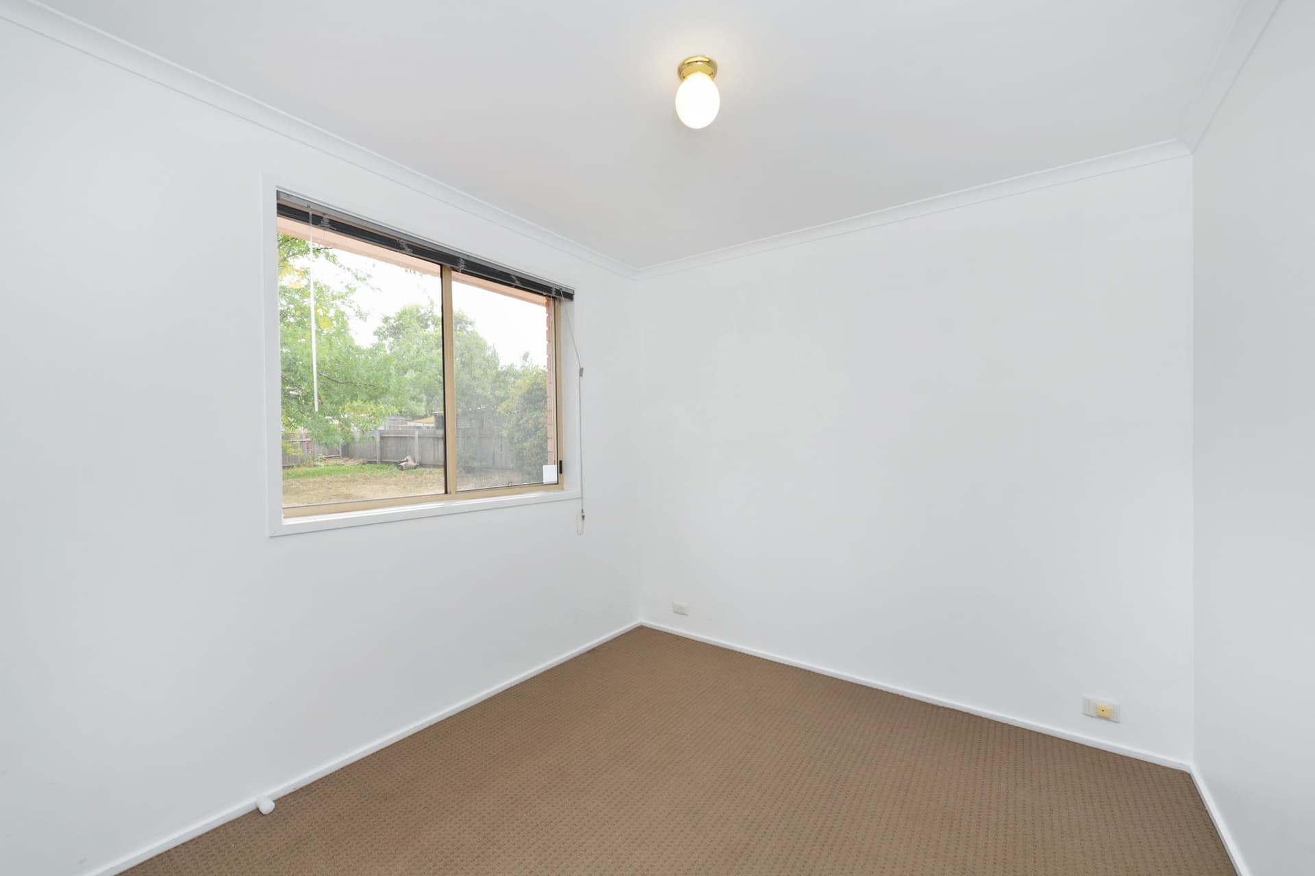 15 Ironbark Crescent, Banks ACT 2906, Banks - Thumbnail 2