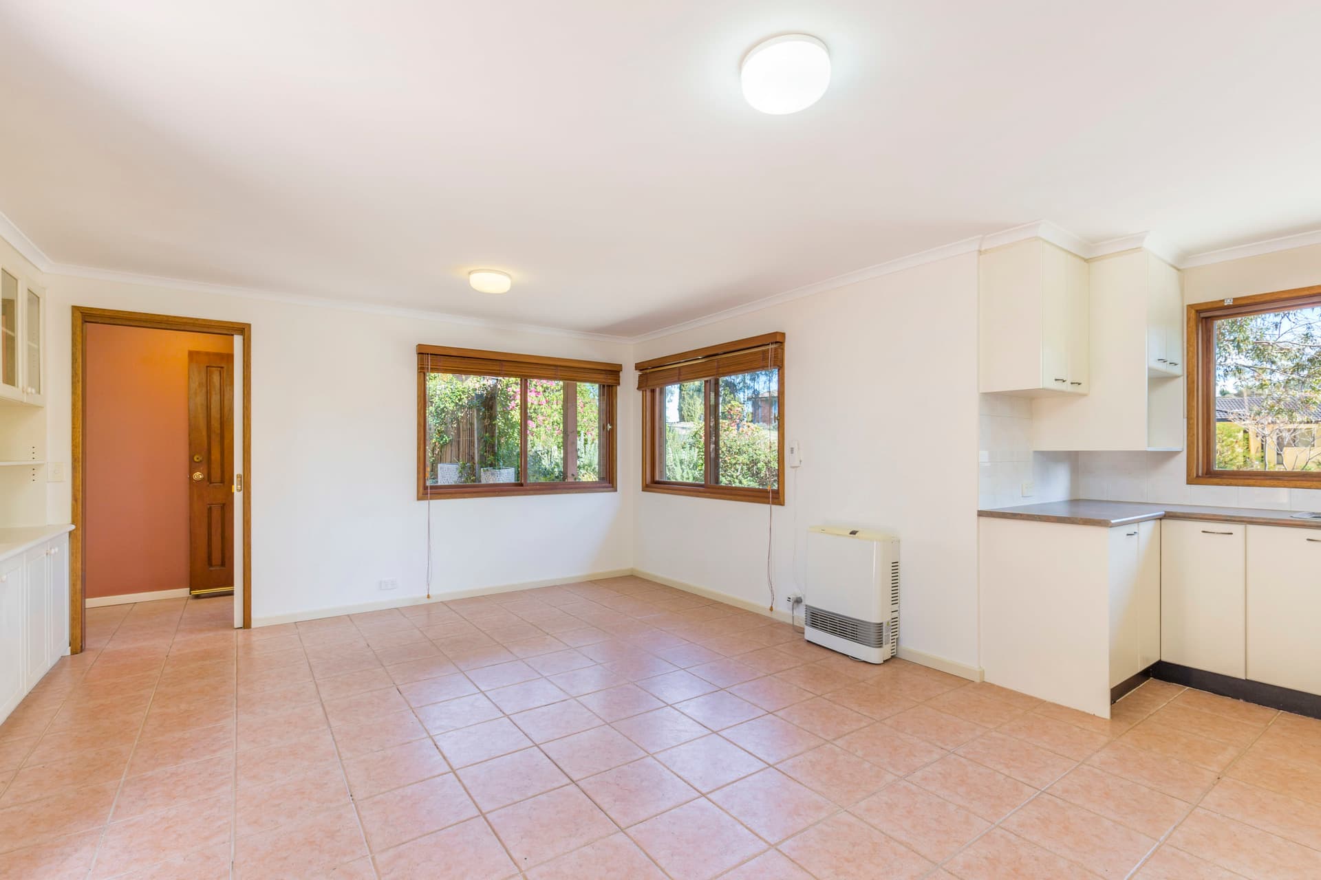 151 Castleton Crescent, Gowrie ACT 2904, Gowrie - Thumbnail 7