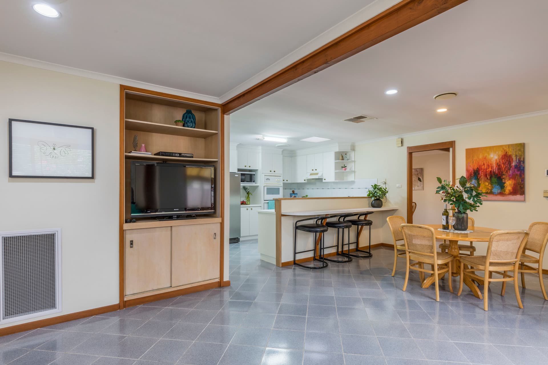 8 Braddon Place, Gordon ACT 2906, Gordon - Image 1