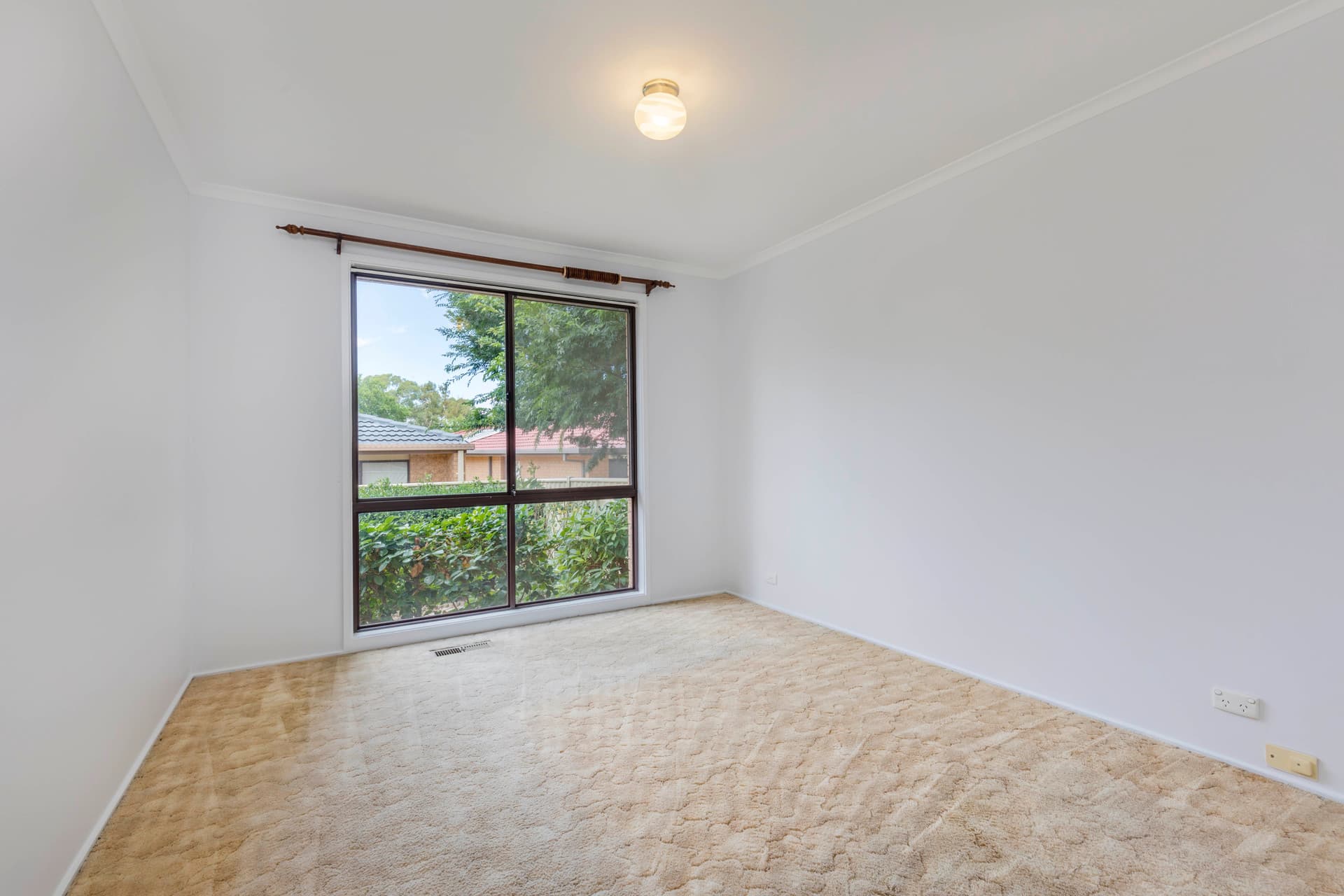 8 Enright Crescent, Florey ACT 2615, Florey - Thumbnail 2