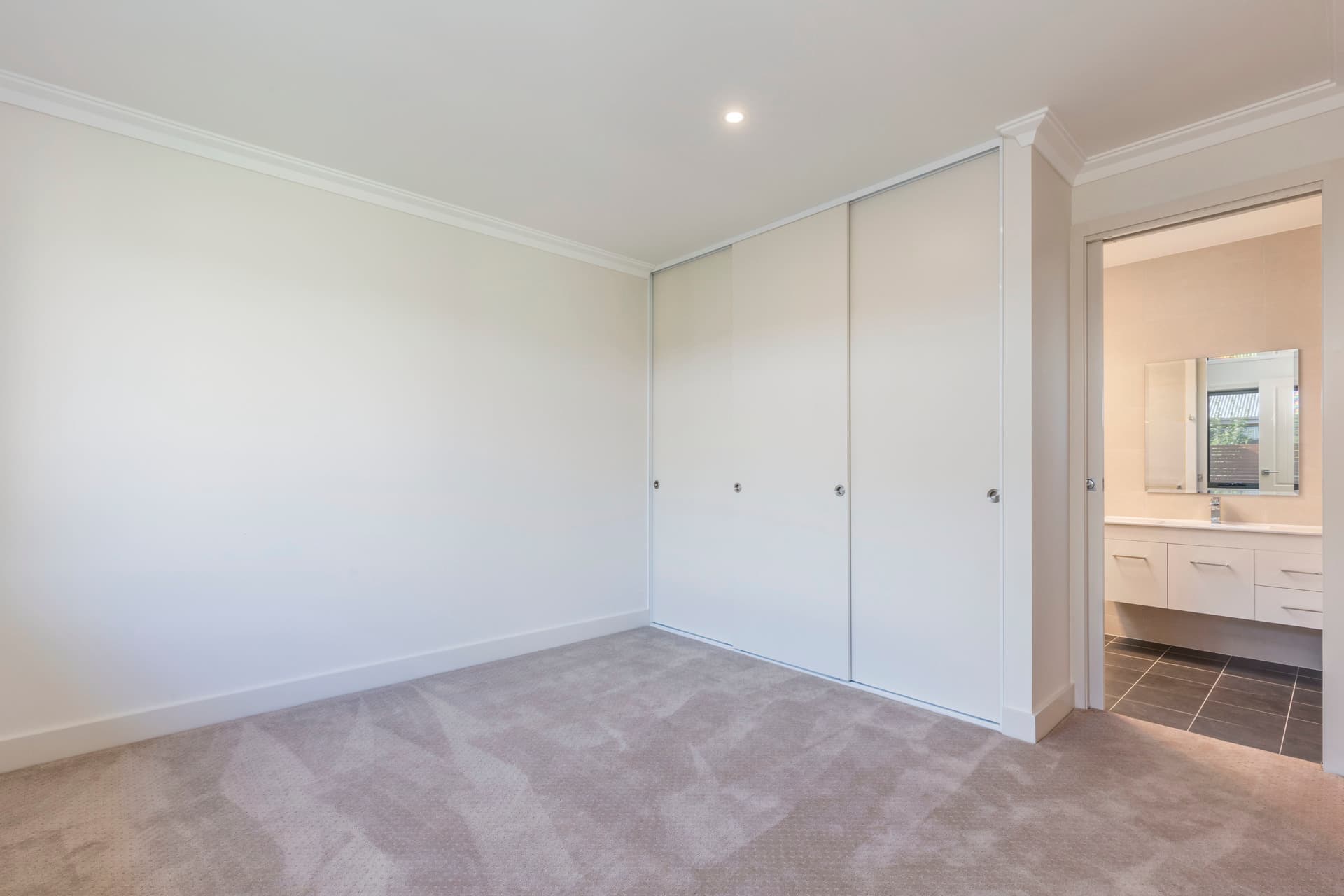 4/12 Victoria Street, Hall ACT 2618, Hall - Thumbnail 2