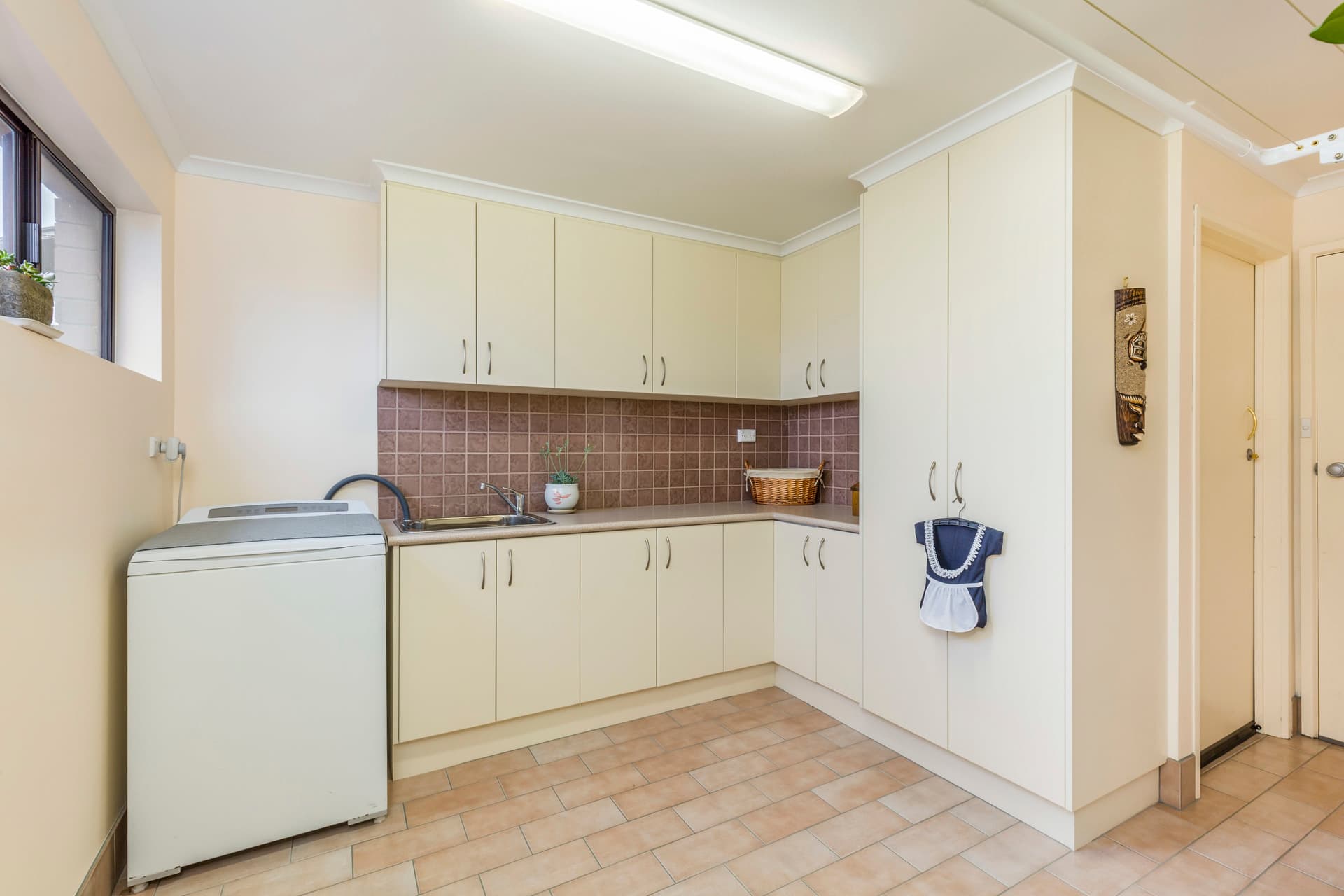 1 Hyne Place, Fadden ACT 2904, Fadden - Thumbnail 4