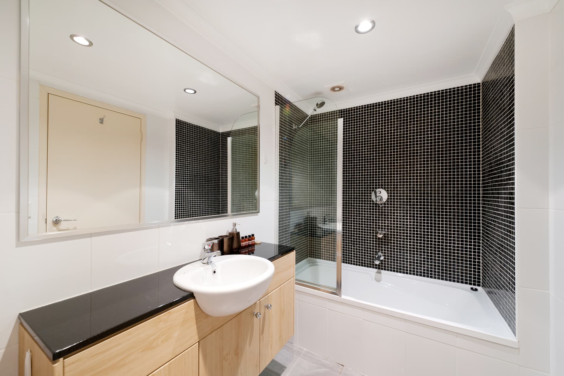 8/66 Allara Street, City ACT 2601, City - Image 1