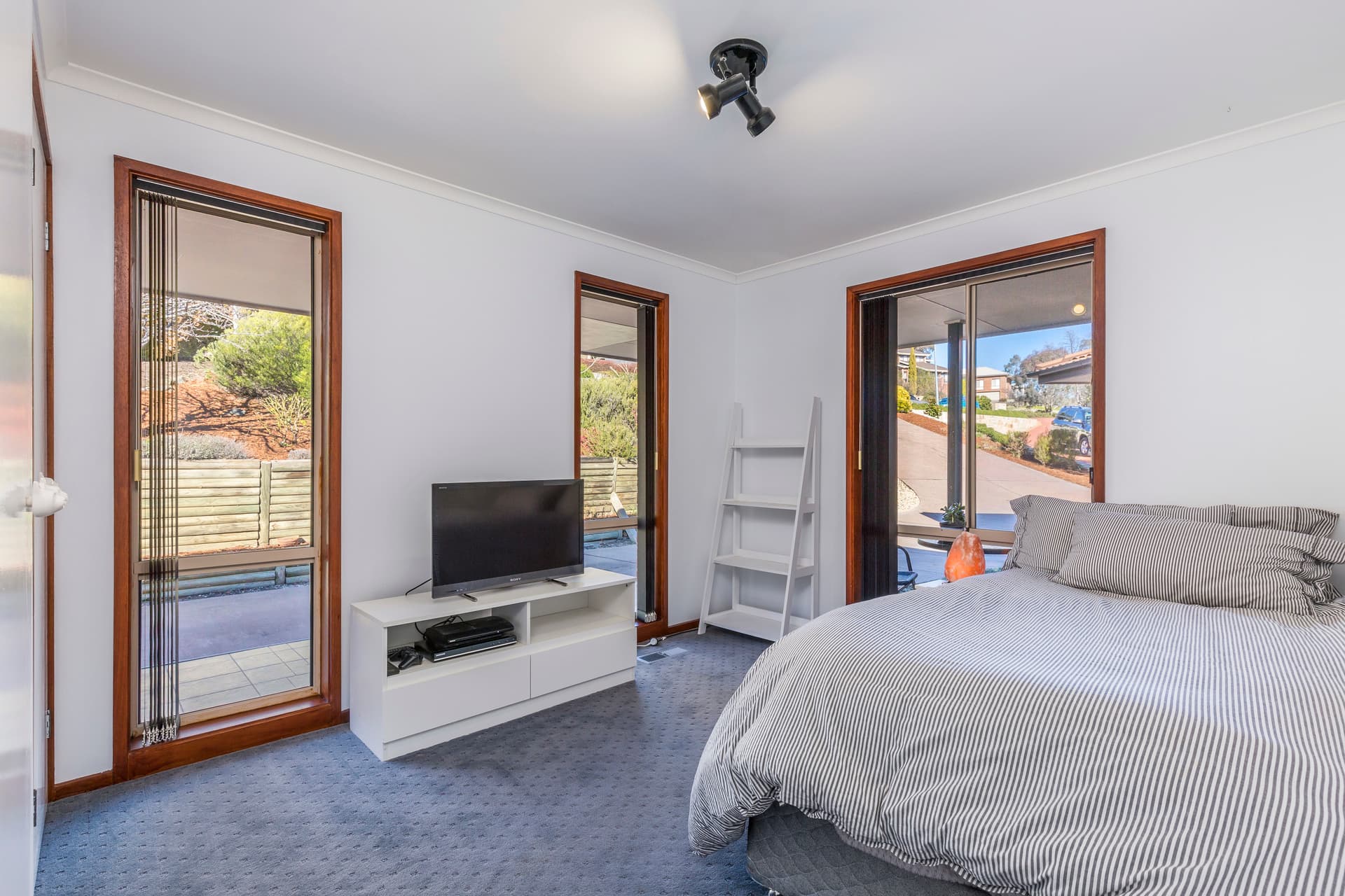 10 Tatchell Street, Calwell ACT 2905, Calwell - Thumbnail 2