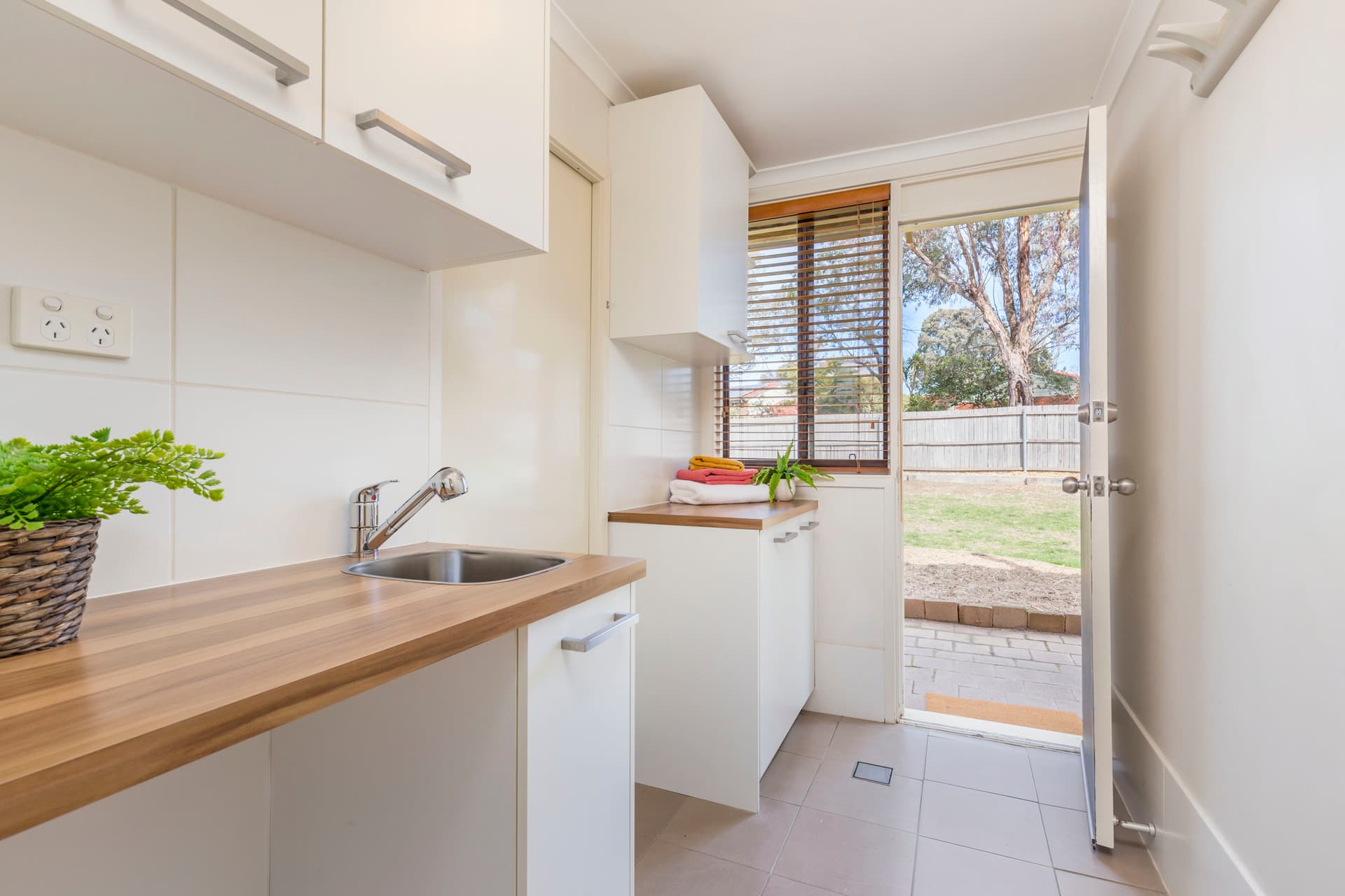 14 Crowley Court, Charnwood ACT 2615, Charnwood - Thumbnail 3