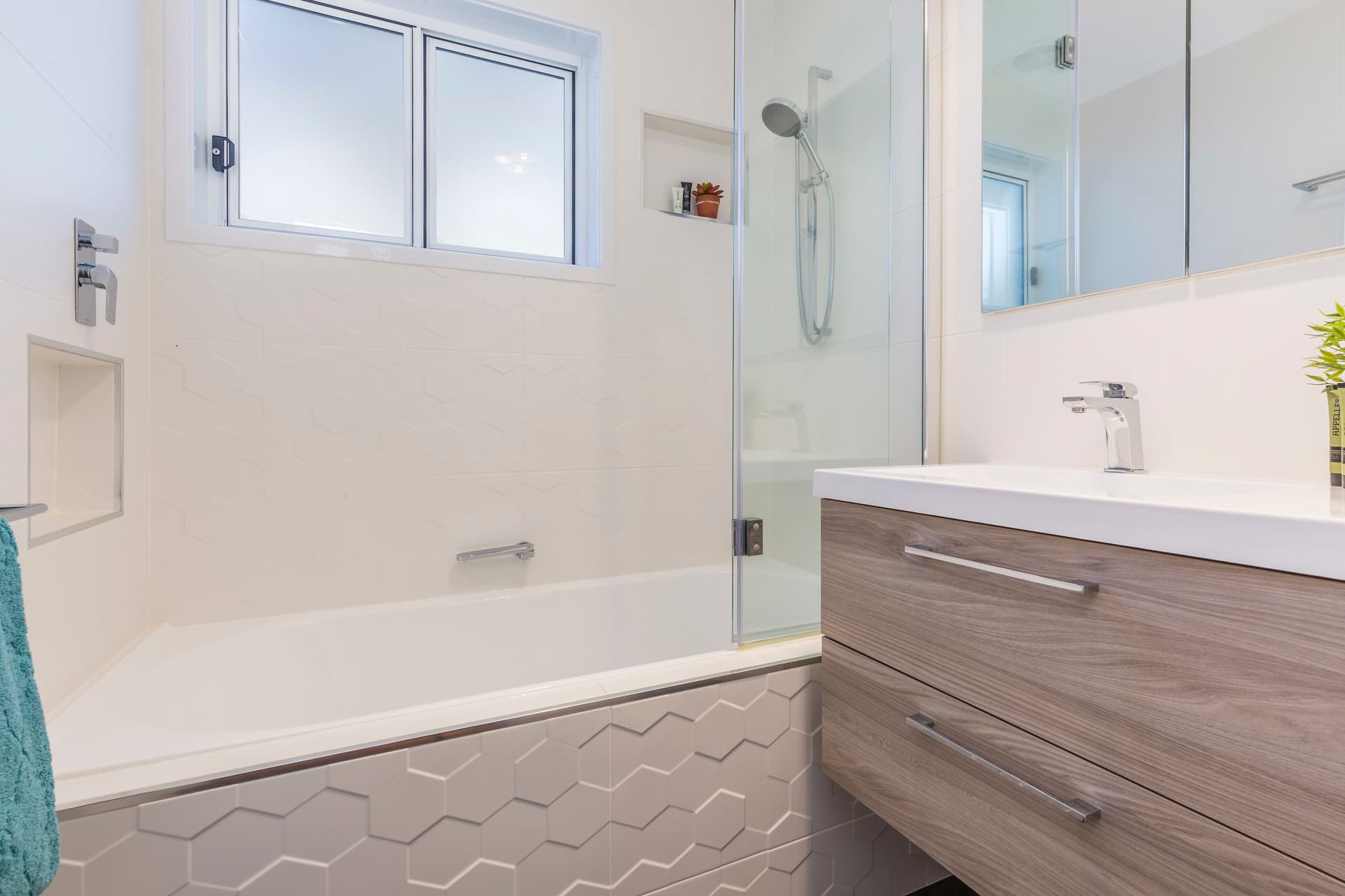 13 Gilbert Street, Hackett ACT 2602, Hackett - Thumbnail 2