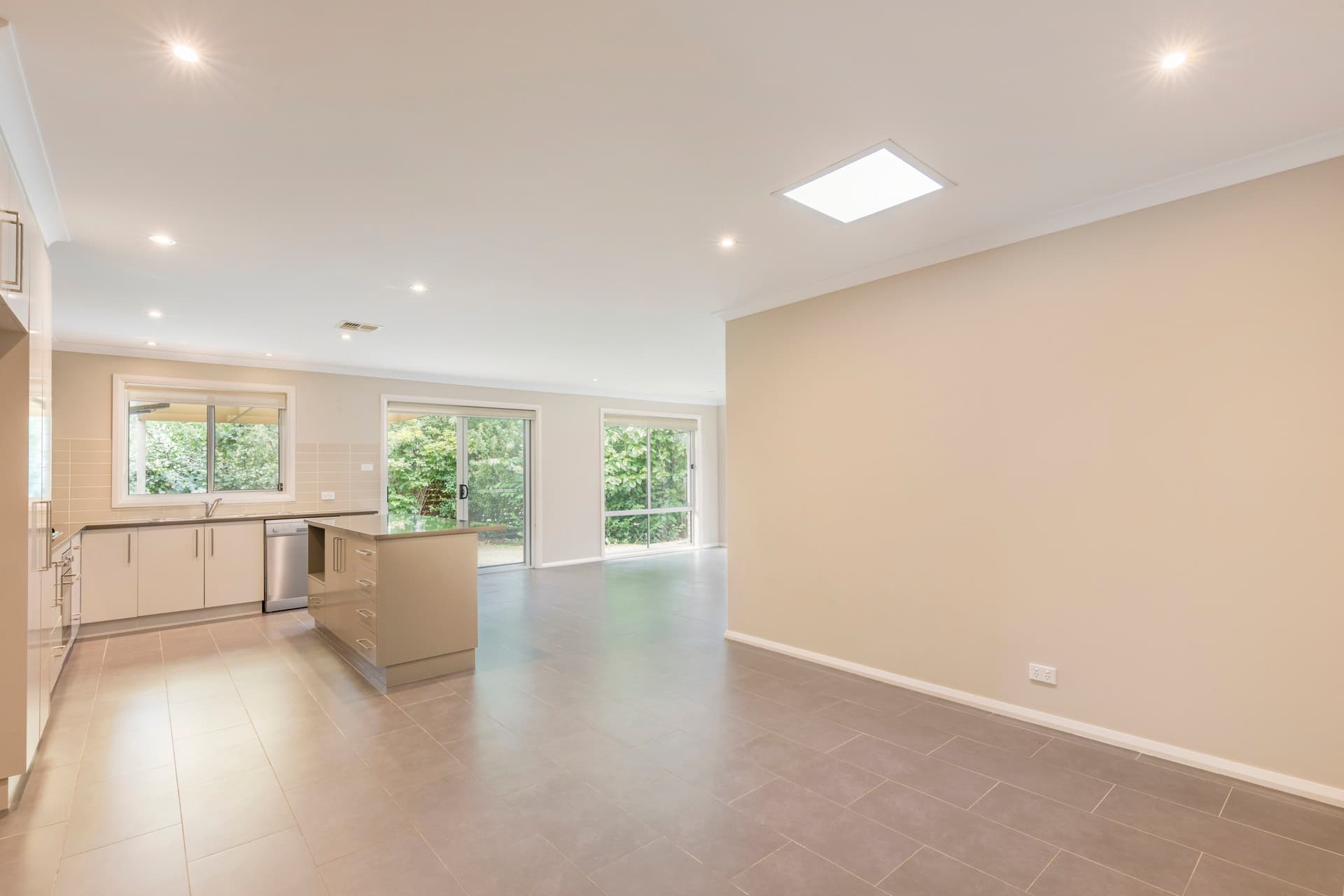 72 Chance Street, Crace ACT 2911, Crace - Thumbnail 3