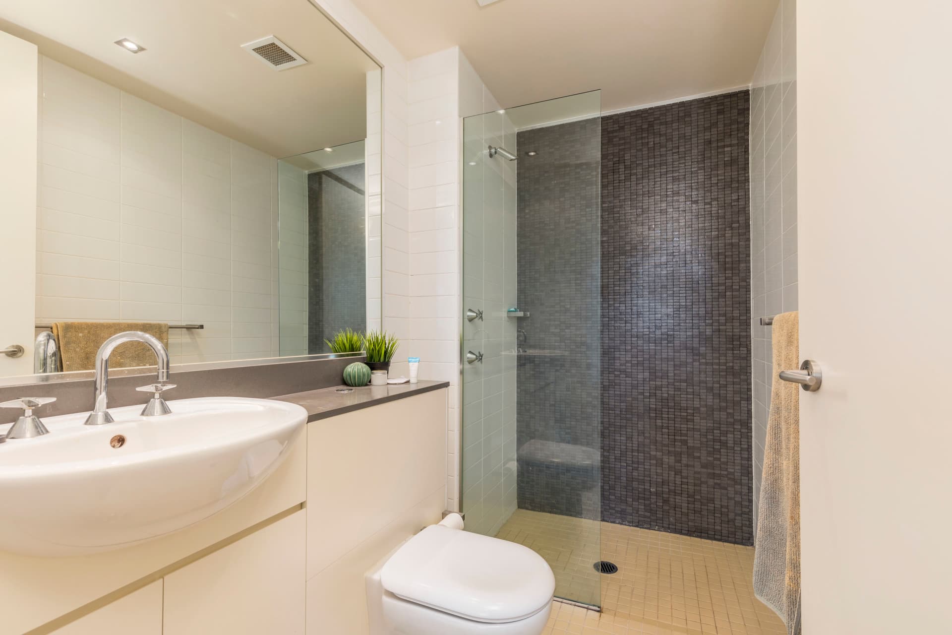 102/63 Giles Street, Kingston ACT 2604, Kingston - Thumbnail 2