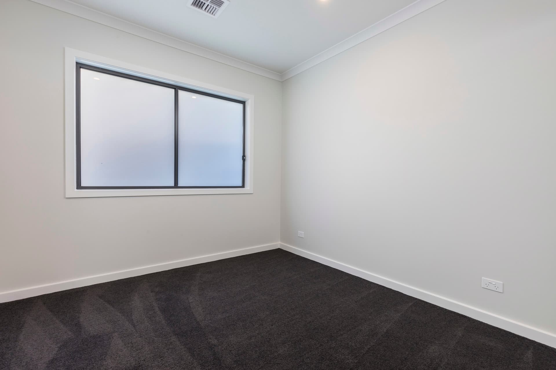 11B Gluyas Street, Farrer ACT 2607, Farrer - Thumbnail 2