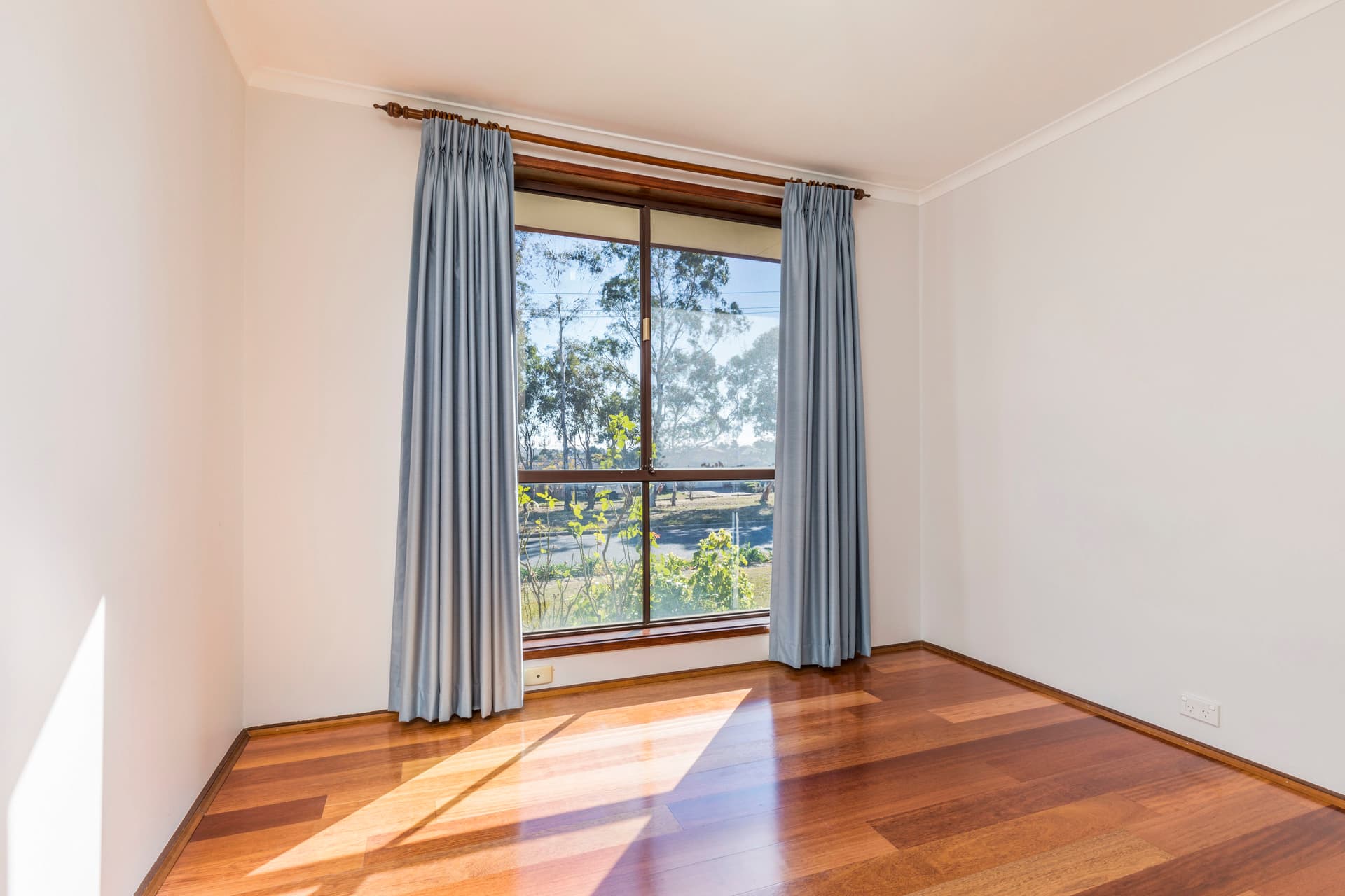2 Arkell Place, Charnwood ACT 2615, Charnwood - Thumbnail 2