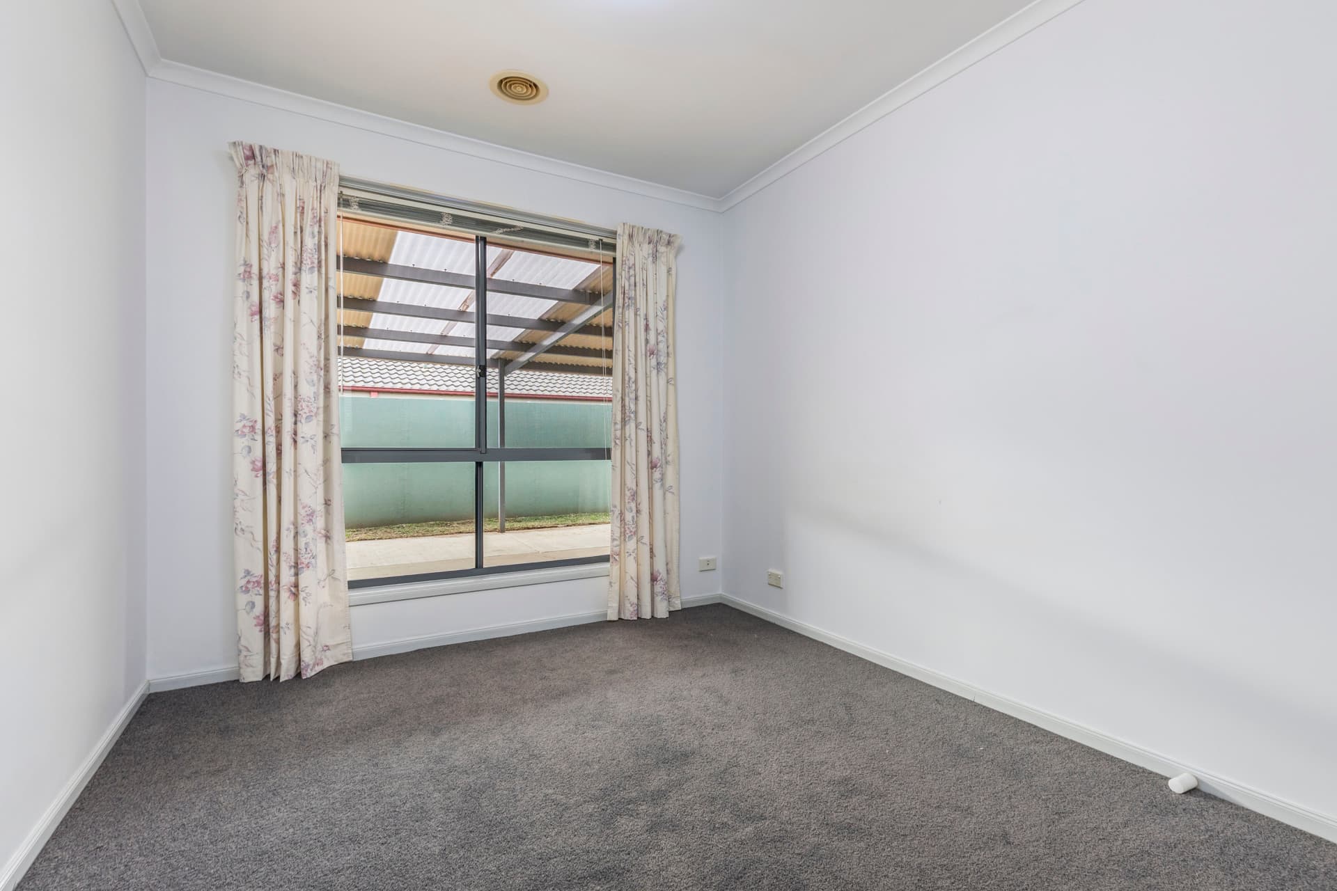 7 Pedrail Place, Dunlop ACT 2615, Dunlop - Thumbnail 2
