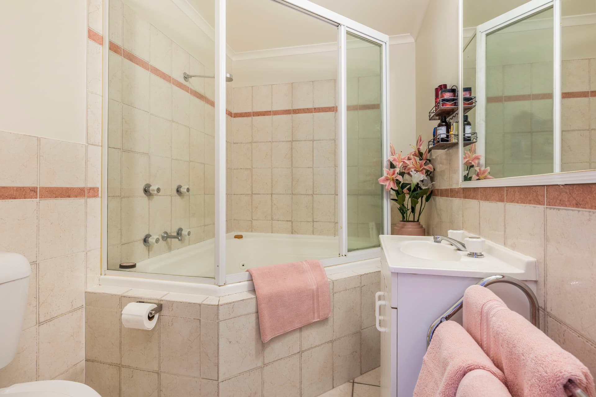 11 Brooker Street, Bonython ACT 2905, Bonython - Thumbnail 2