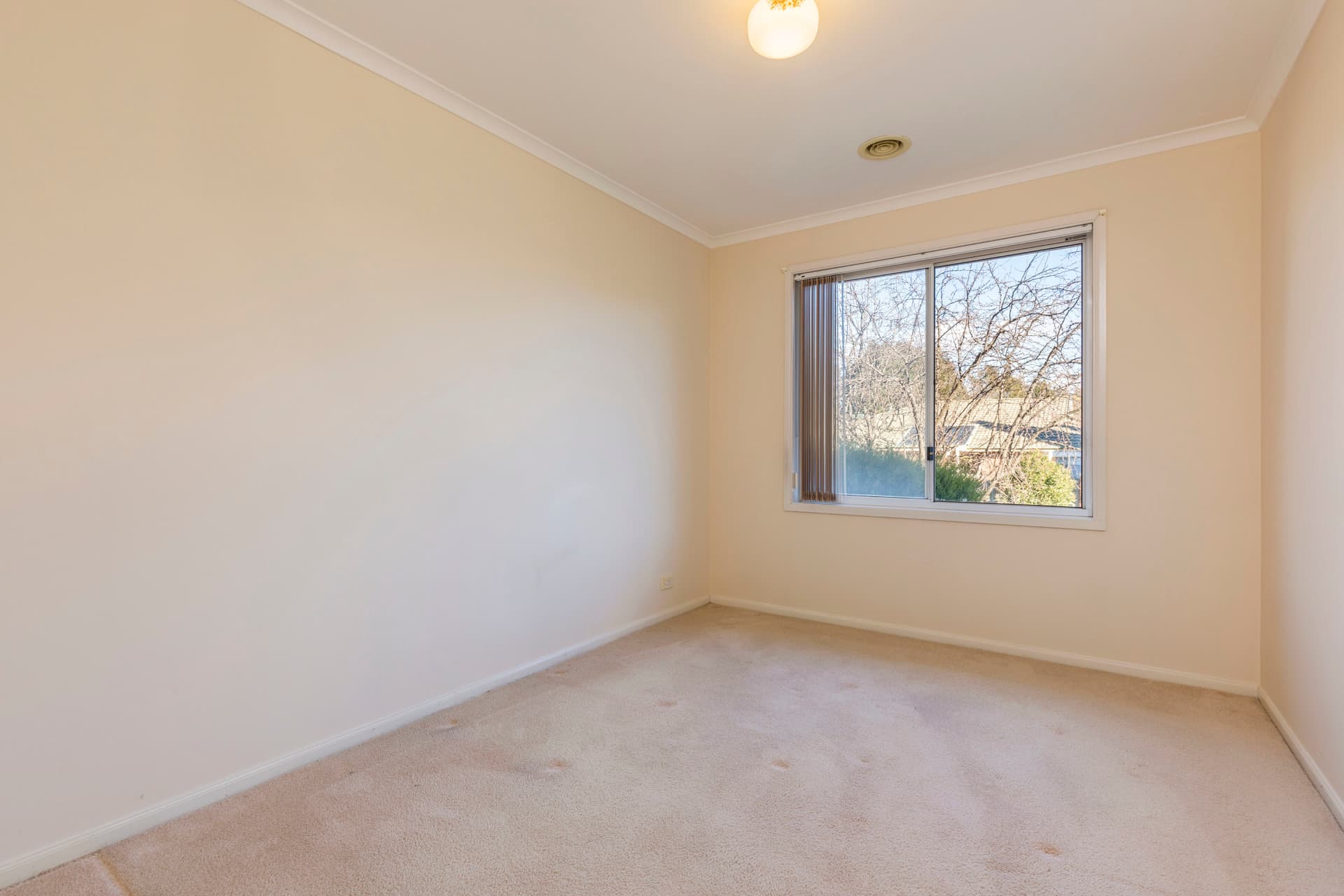 15 Dacomb Court, Dunlop ACT 2615, Dunlop - Thumbnail 4