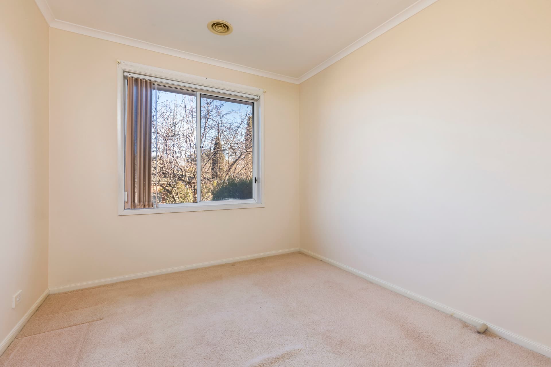 15 Dacomb Court, Dunlop ACT 2615, Dunlop - Thumbnail 5