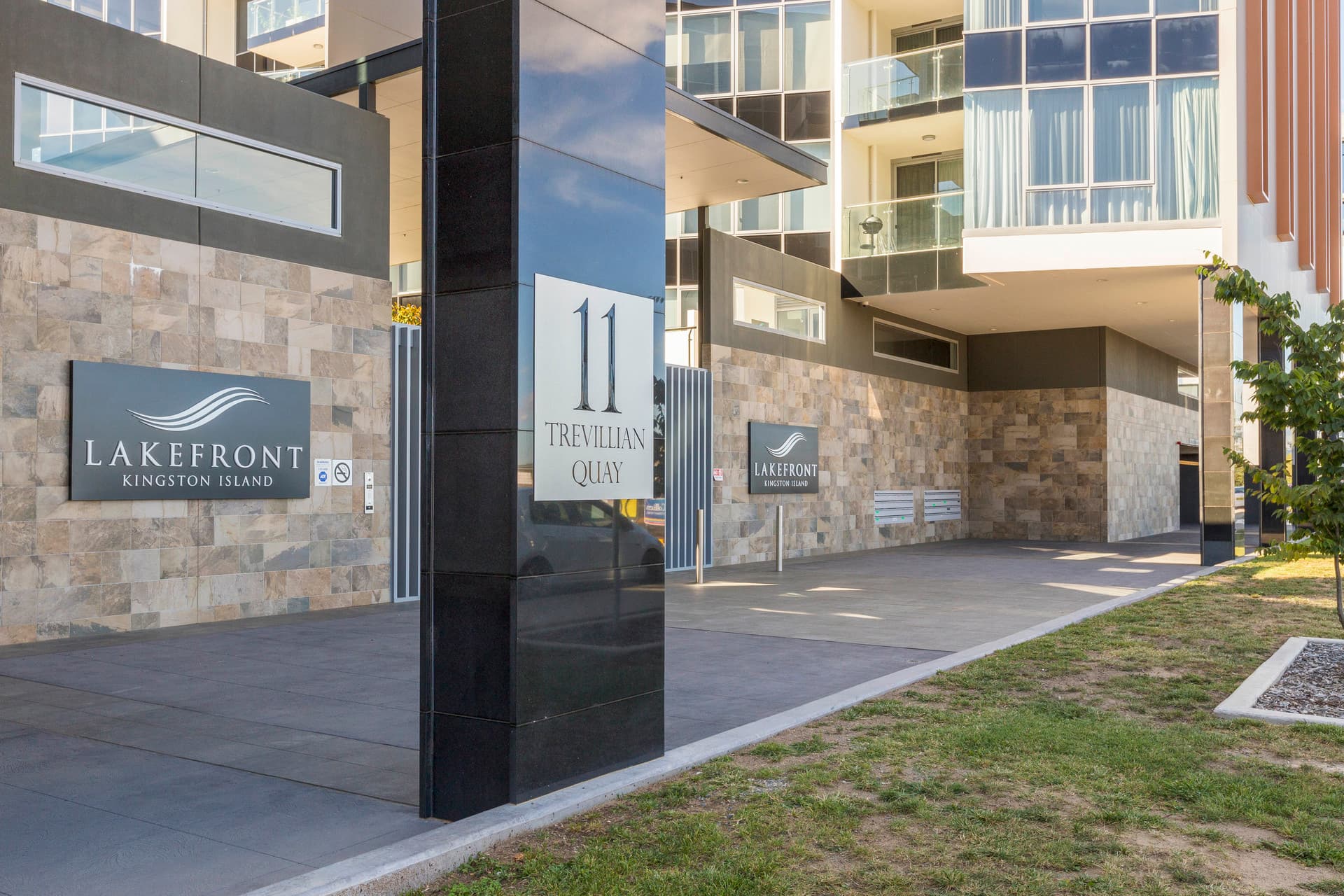 77/11 Trevillian Quay, Kingston ACT 2604, Kingston - Thumbnail 2