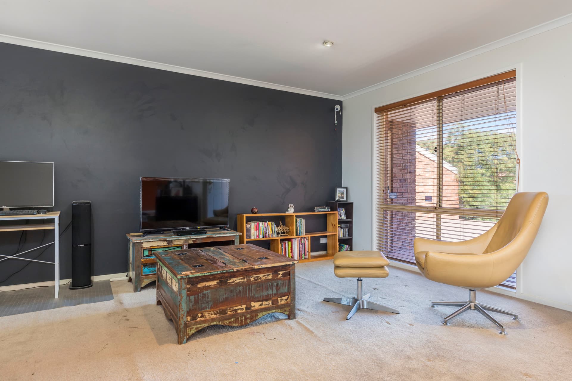 1 McKivat Close, Gordon ACT 2906, Gordon - Image 1