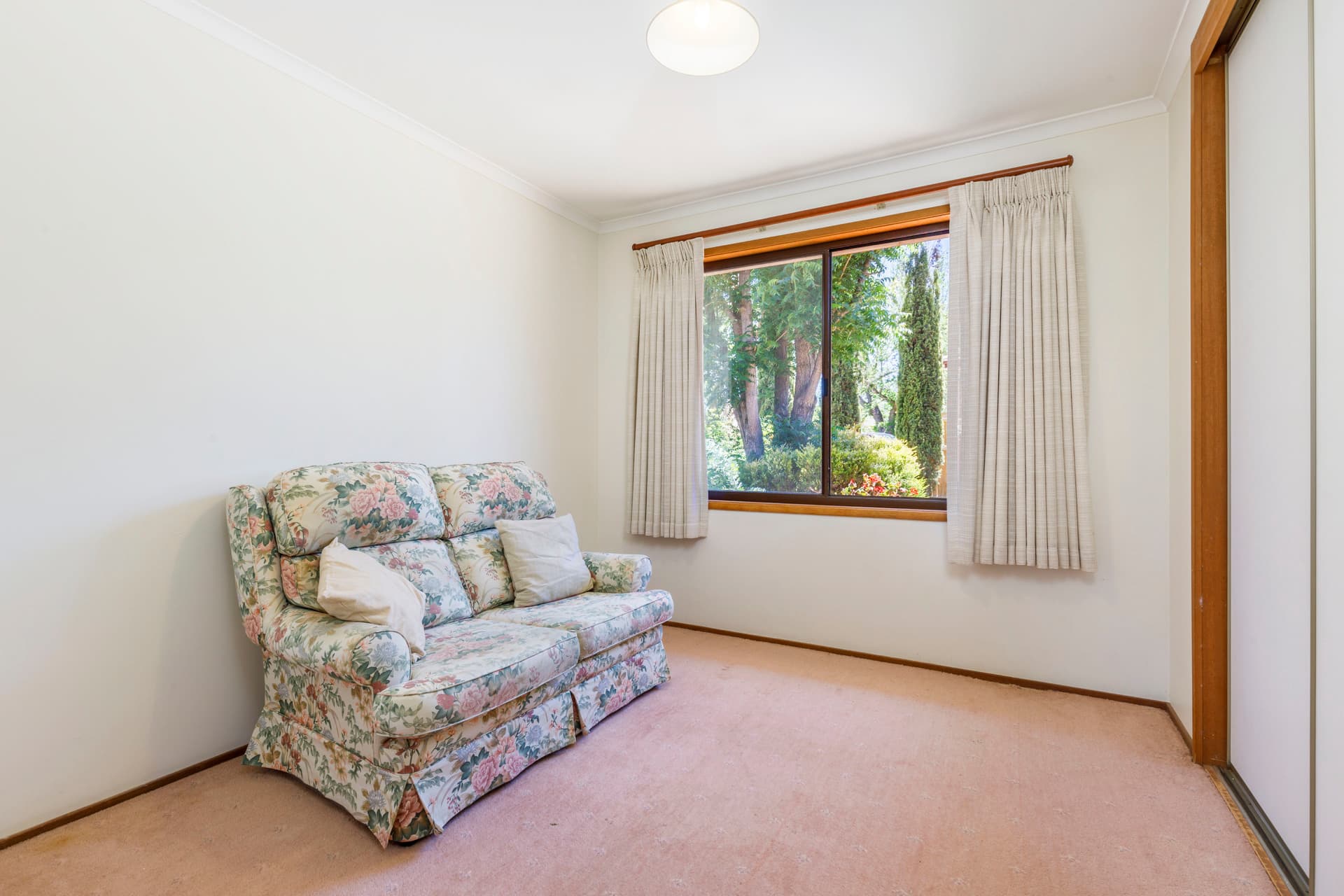 72 Bugden Avenue, Gowrie ACT 2904, Gowrie - Thumbnail 2