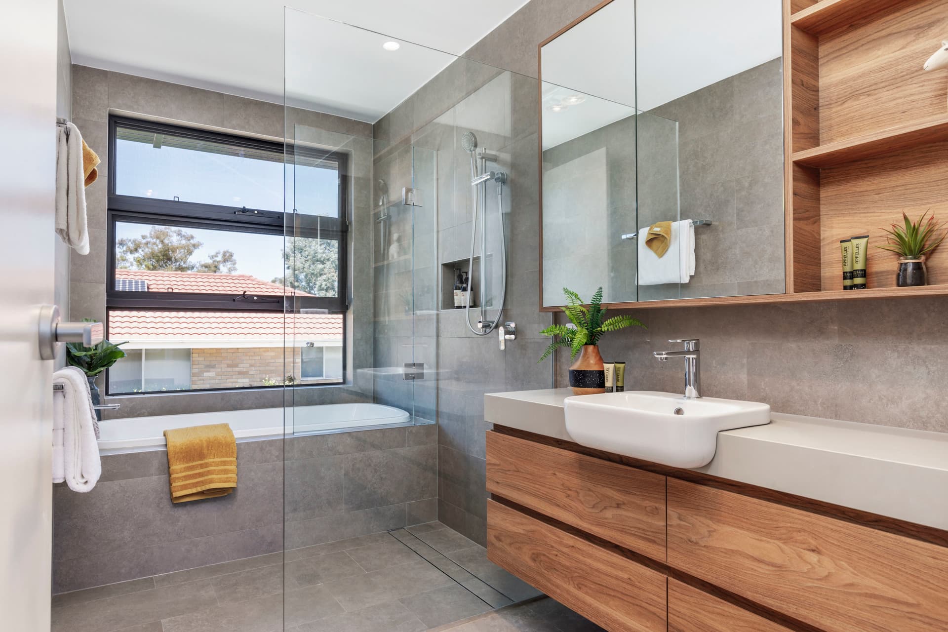 13B McCulloch Street, Curtin ACT 2605, Curtin - Image 1