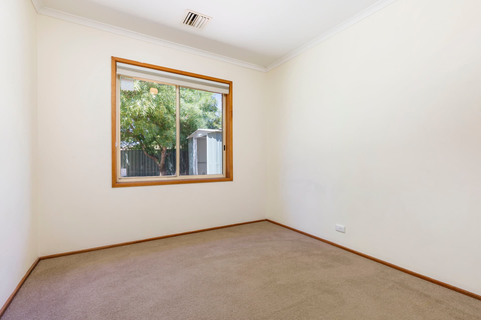 14 Donohoe Place, Gordon ACT 2906, Gordon - Thumbnail 2
