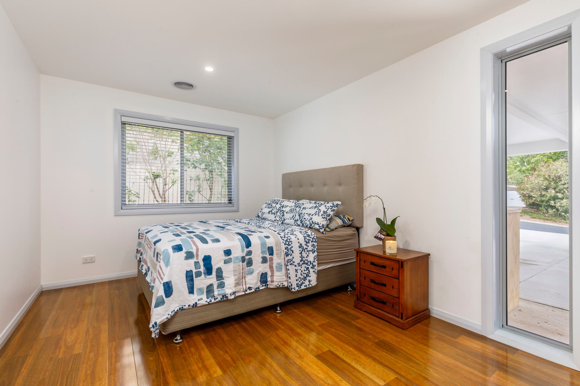 18 Clive Steele Avenue, Monash ACT 2904, Monash - Thumbnail 2
