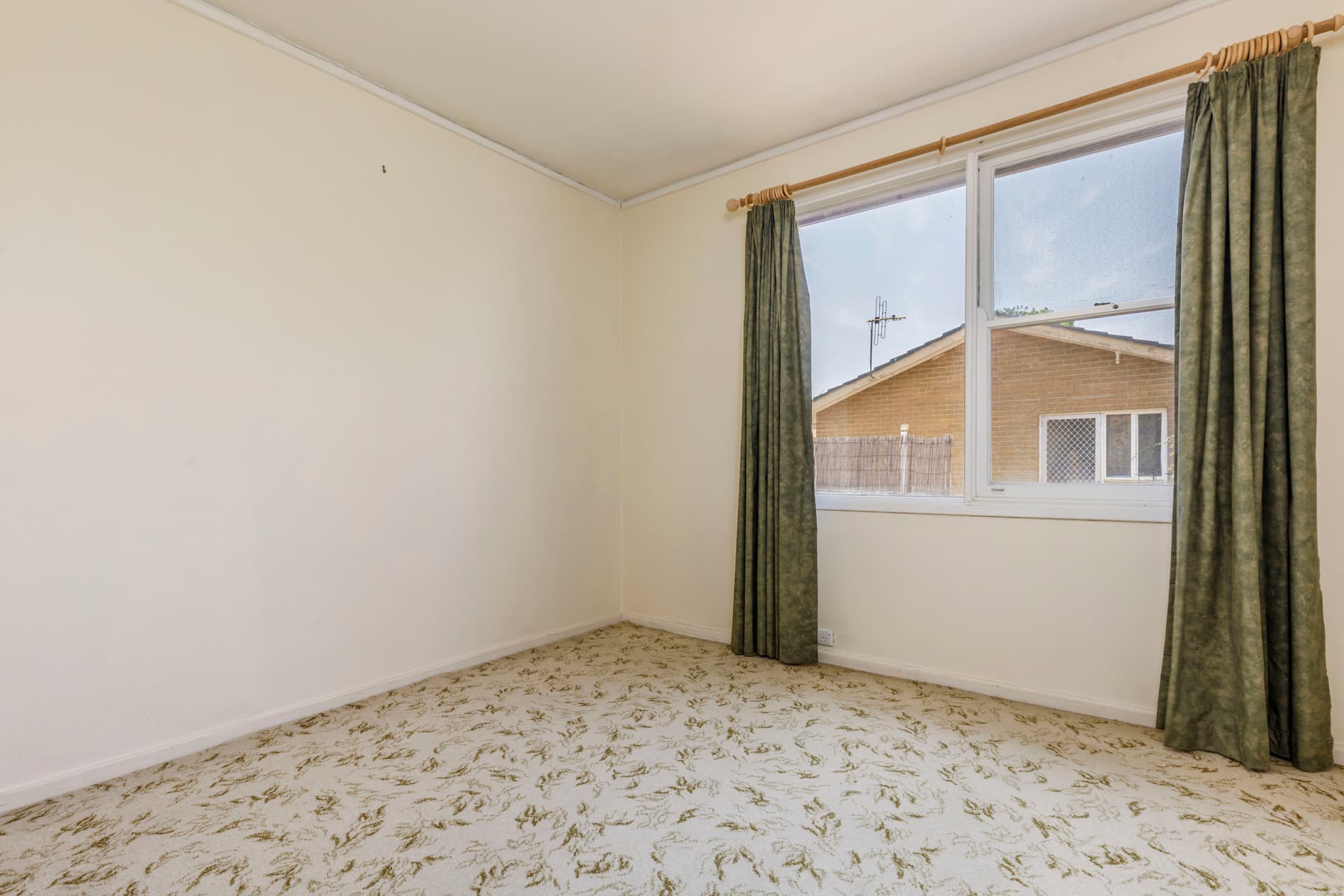 10 Heaton Place, Downer ACT 2602, Downer - Thumbnail 2