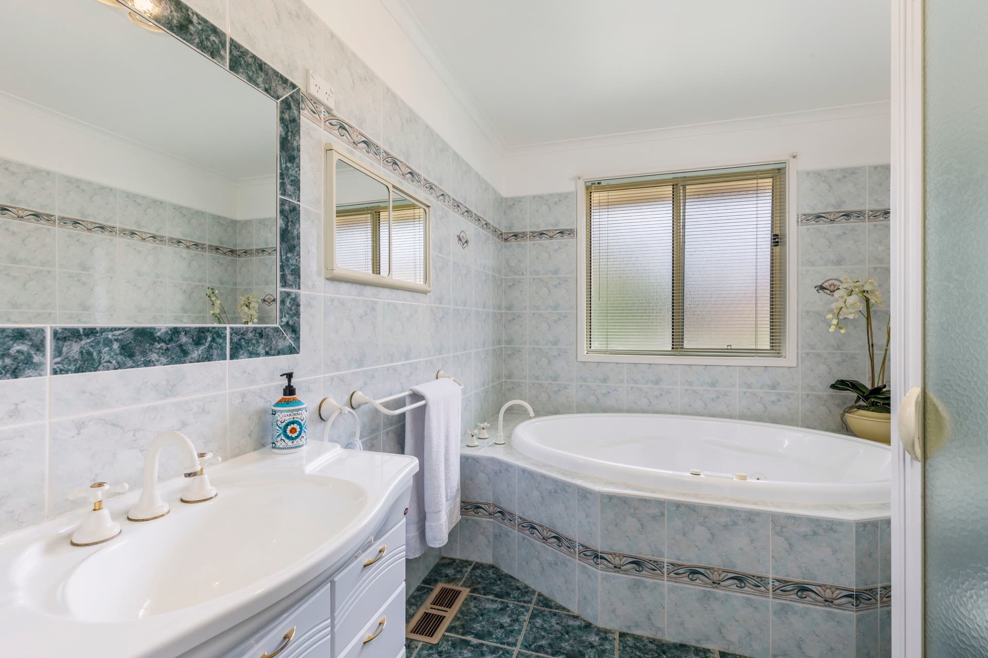 2 Hooley Place, Kambah ACT 2902, Kambah - Image 1