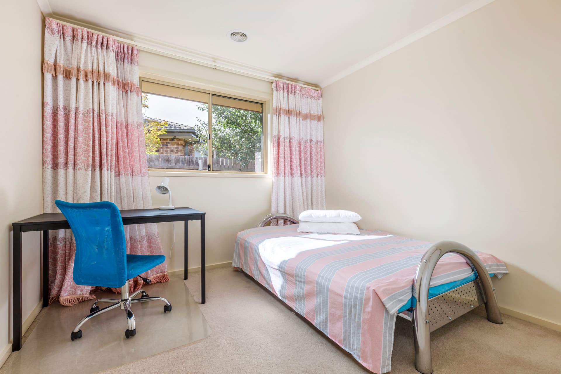 19 Waterworth Street, Dunlop ACT 2615, Dunlop - Thumbnail 2