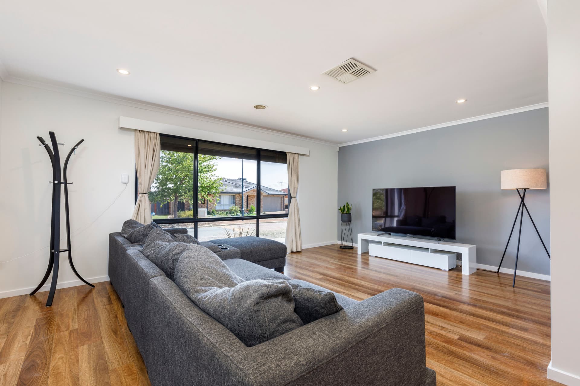 46 Gouldsmith Street, Dunlop ACT 2615, Dunlop - Thumbnail 8