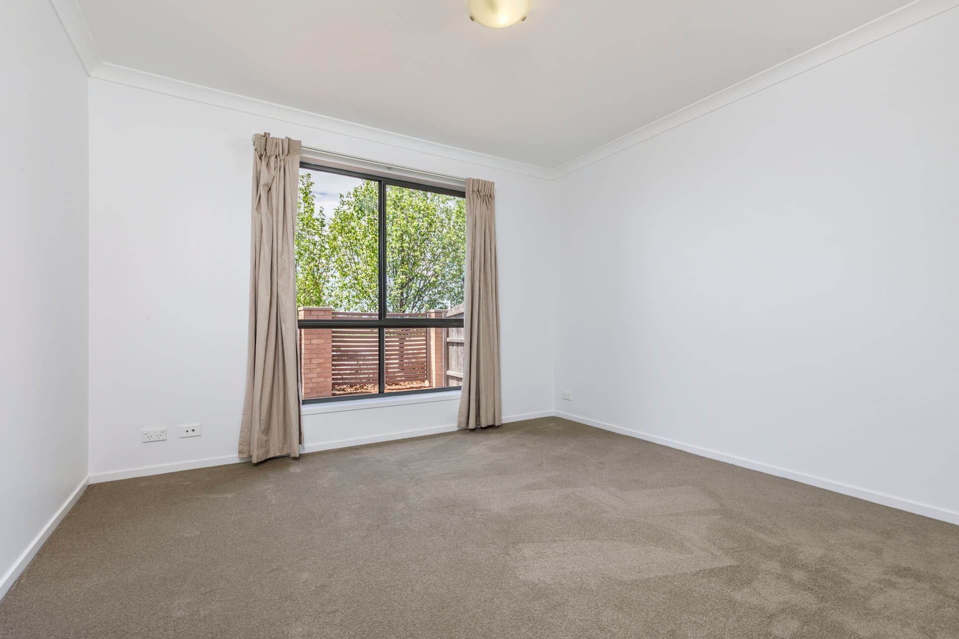 2/204 Macfarlane Burnet Avenue, Macgregor ACT 2615, Macgregor - Thumbnail 2