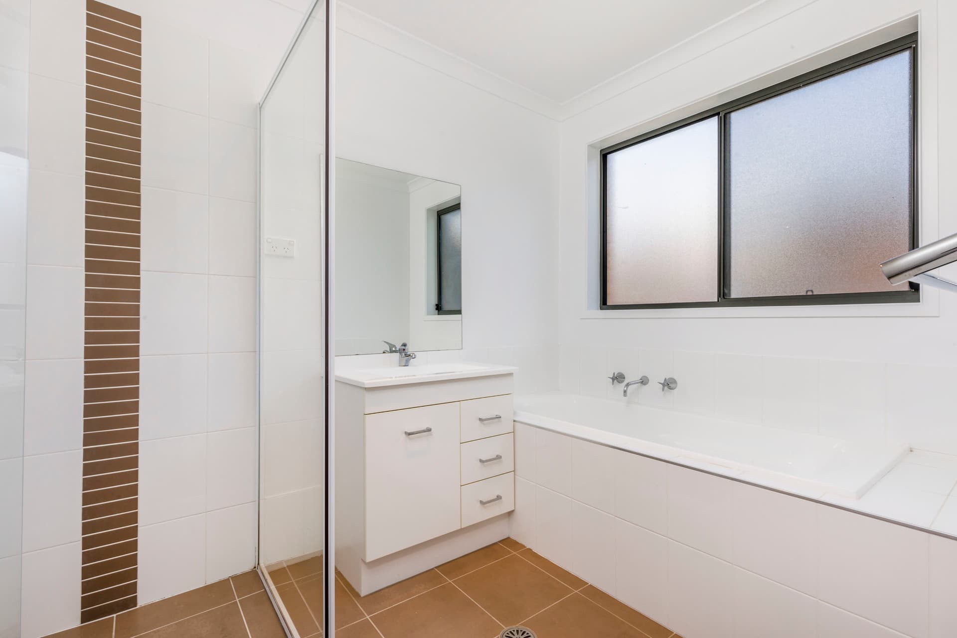 2/204 Macfarlane Burnet Avenue, Macgregor ACT 2615, Macgregor - Image 1