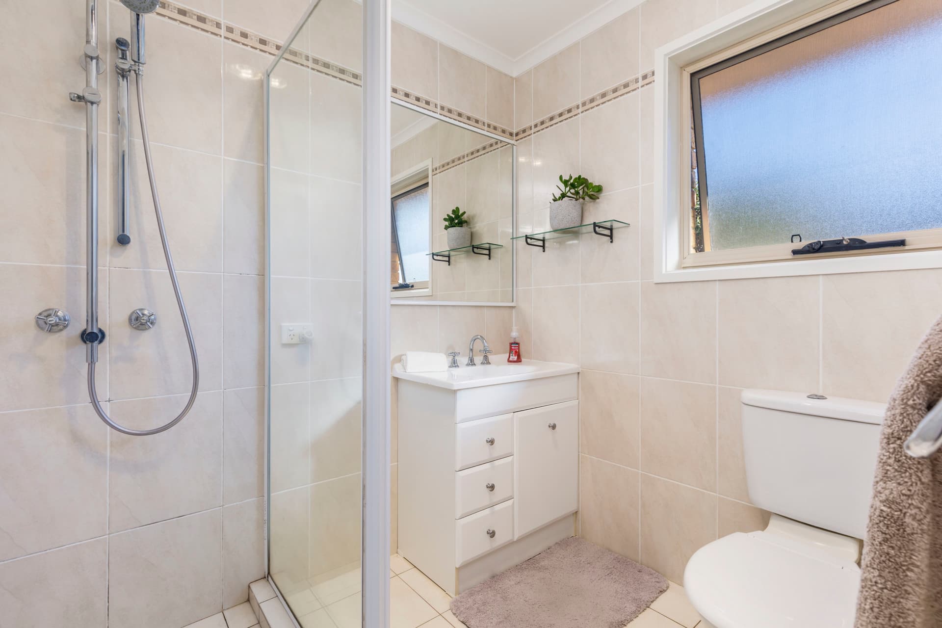 8 Dora Street, Jerrabomberra NSW 2619, Jerrabomberra - Image 1