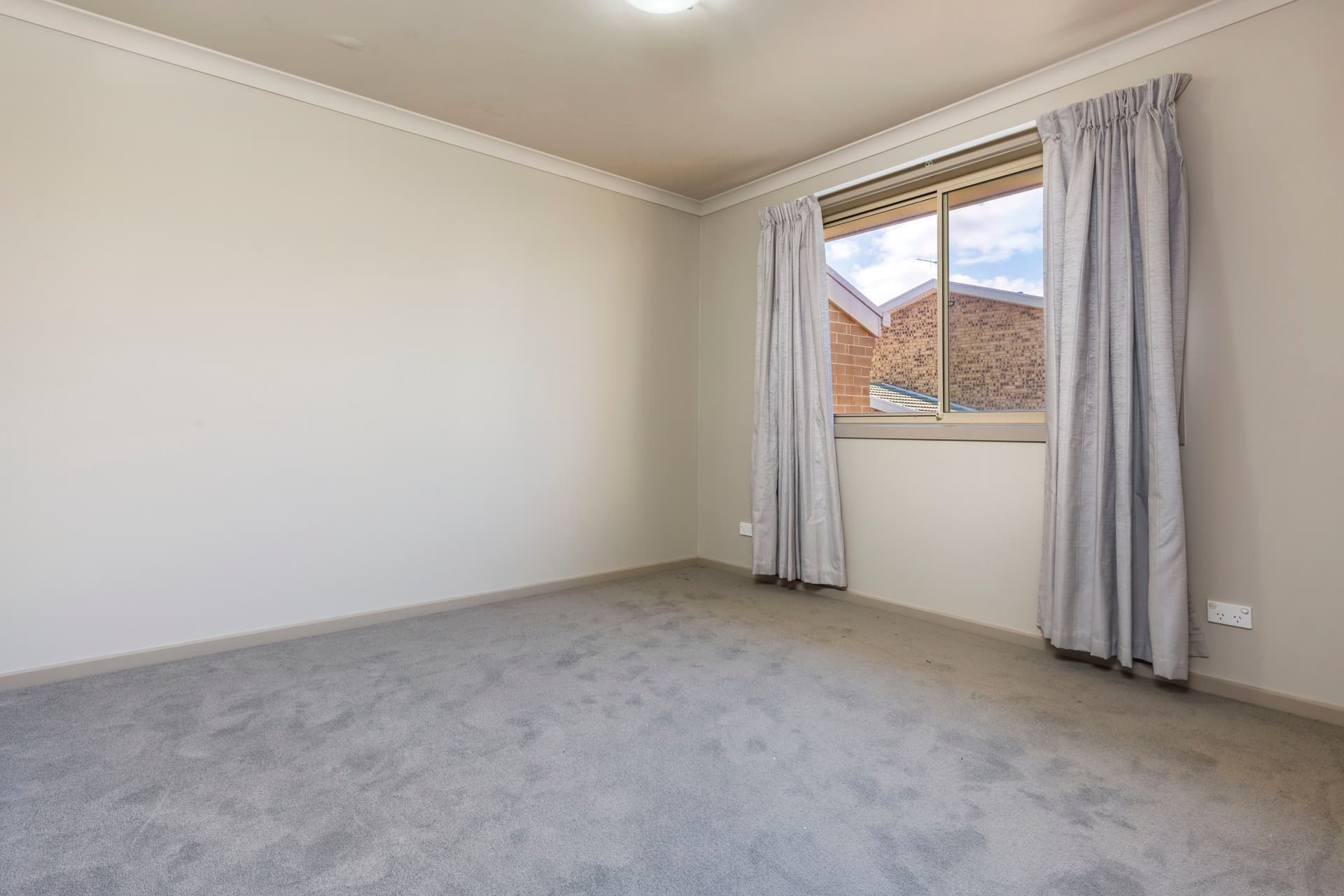 2/27 Henderson Road, Queanbeyan NSW 2620, Queanbeyan - Thumbnail 2
