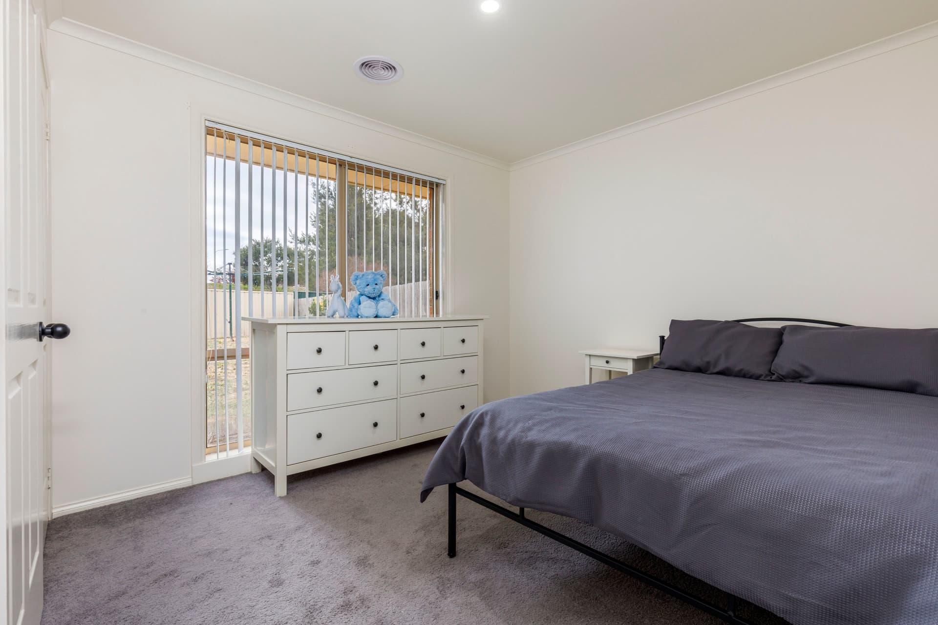 18 Bandt Place, Dunlop ACT 2615, Dunlop - Thumbnail 2
