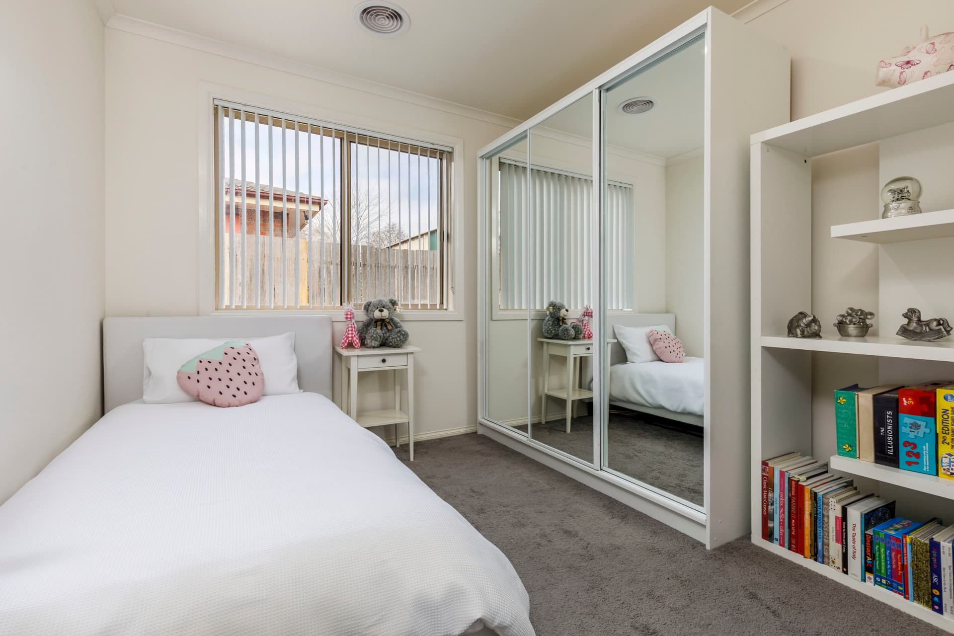 18 Bandt Place, Dunlop ACT 2615, Dunlop - Thumbnail 3