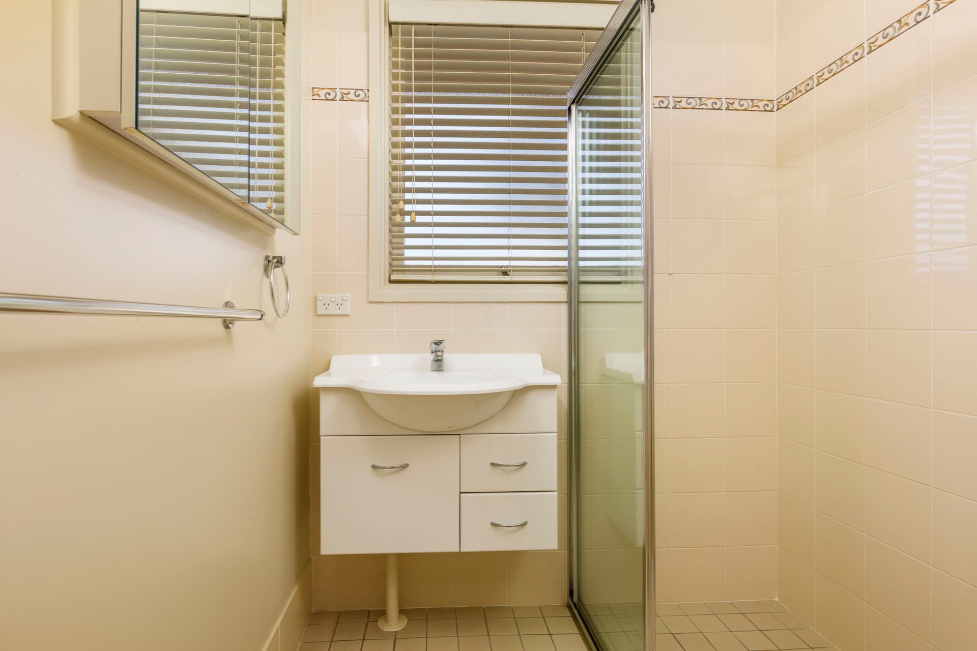 10 Lamb Place, Chifley ACT 2606, Chifley - Thumbnail 4