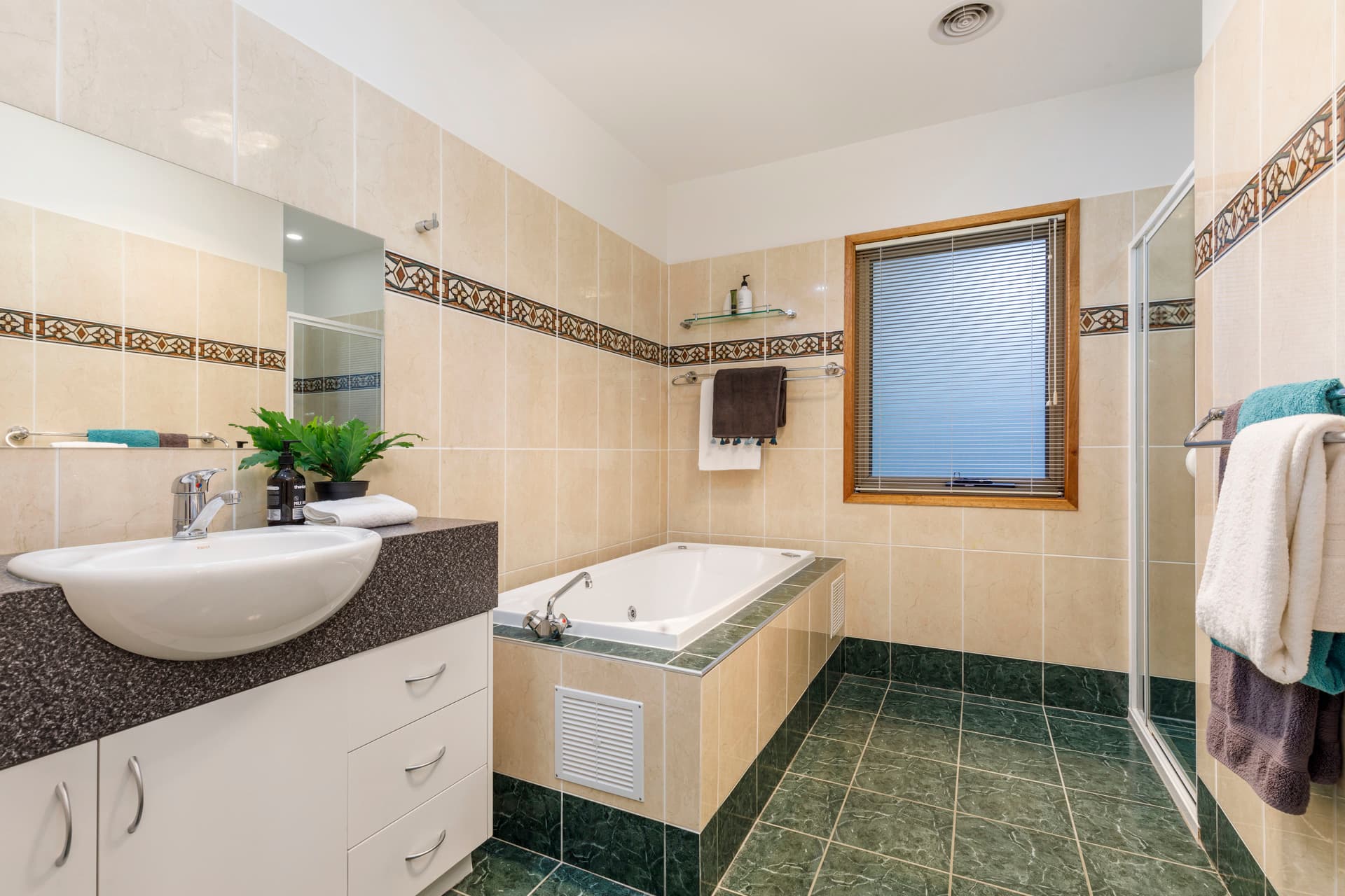 74 Burrinjuck Crescent, Duffy ACT 2611, Duffy - Thumbnail 3