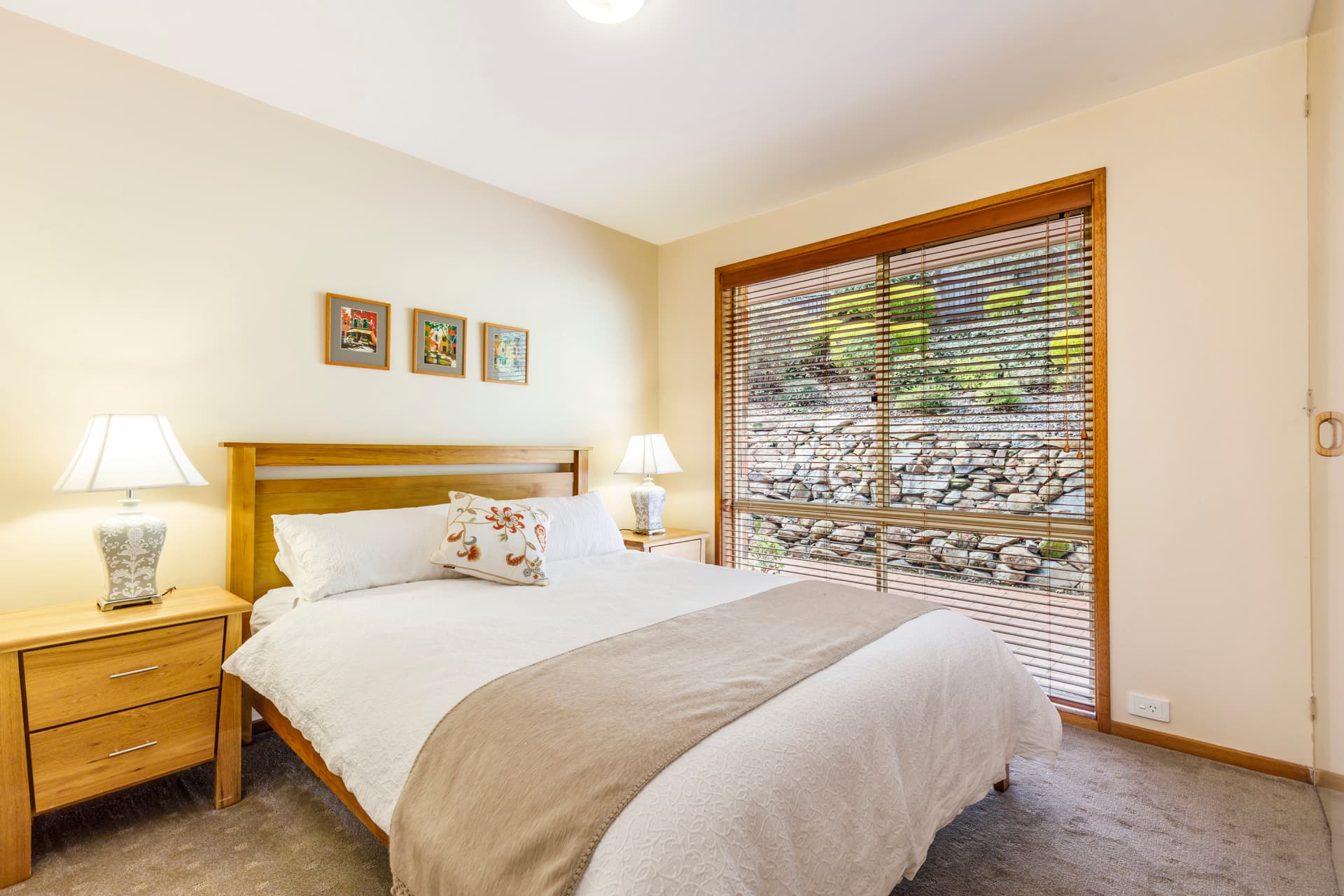 16 Richter Close, Fadden ACT 2904, Fadden - Thumbnail 2