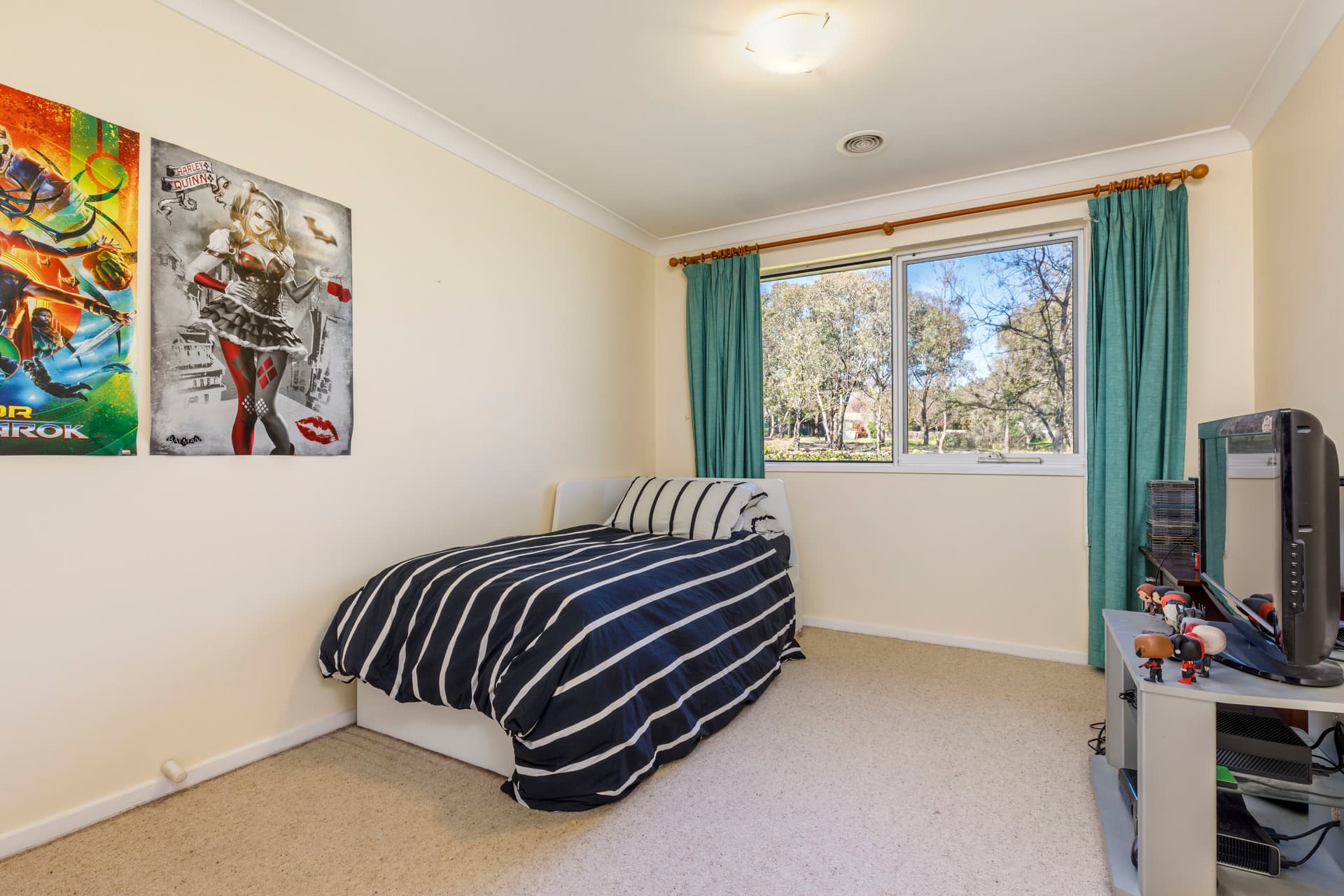 8 Firbank Close, Isabella Plains ACT 2905, Isabella Plains - Thumbnail 2