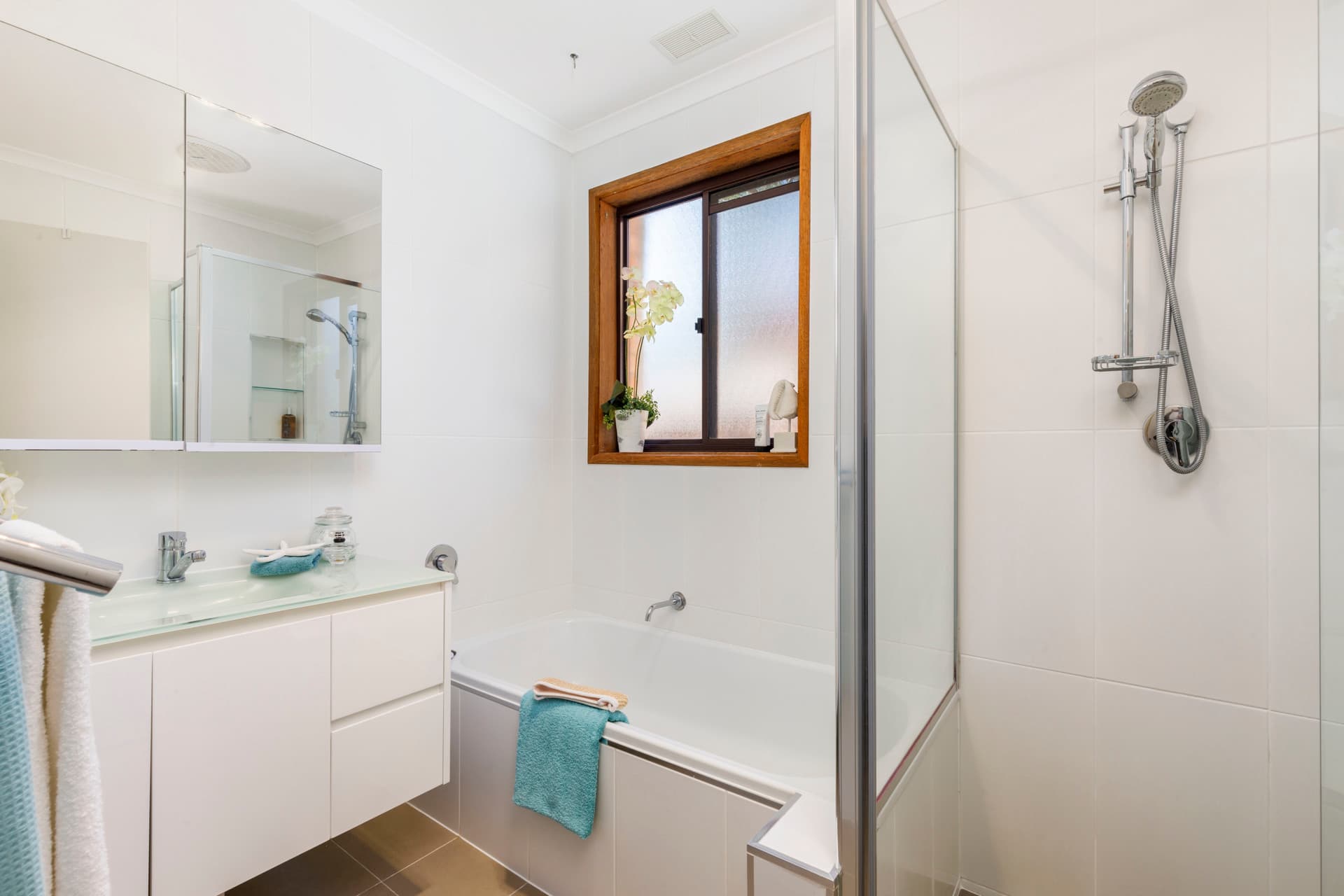 1 Macvitie Place, Macquarie ACT 2614, Macquarie - Thumbnail 2